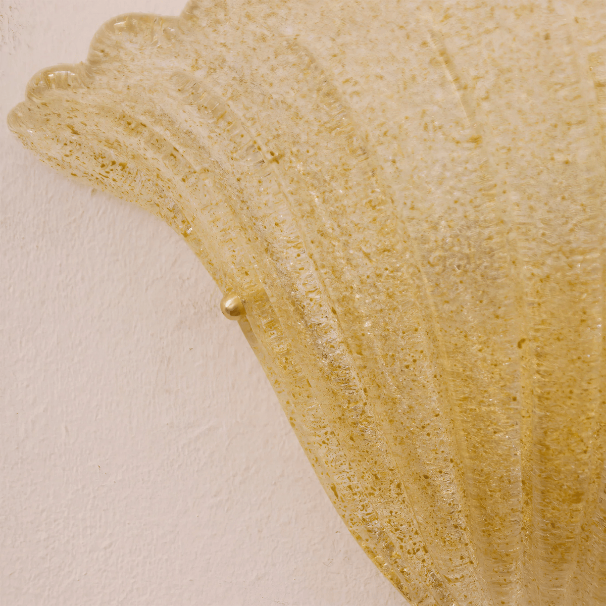 Celoeria Wall Lamp Scallop Edge Textured Glass Elegant