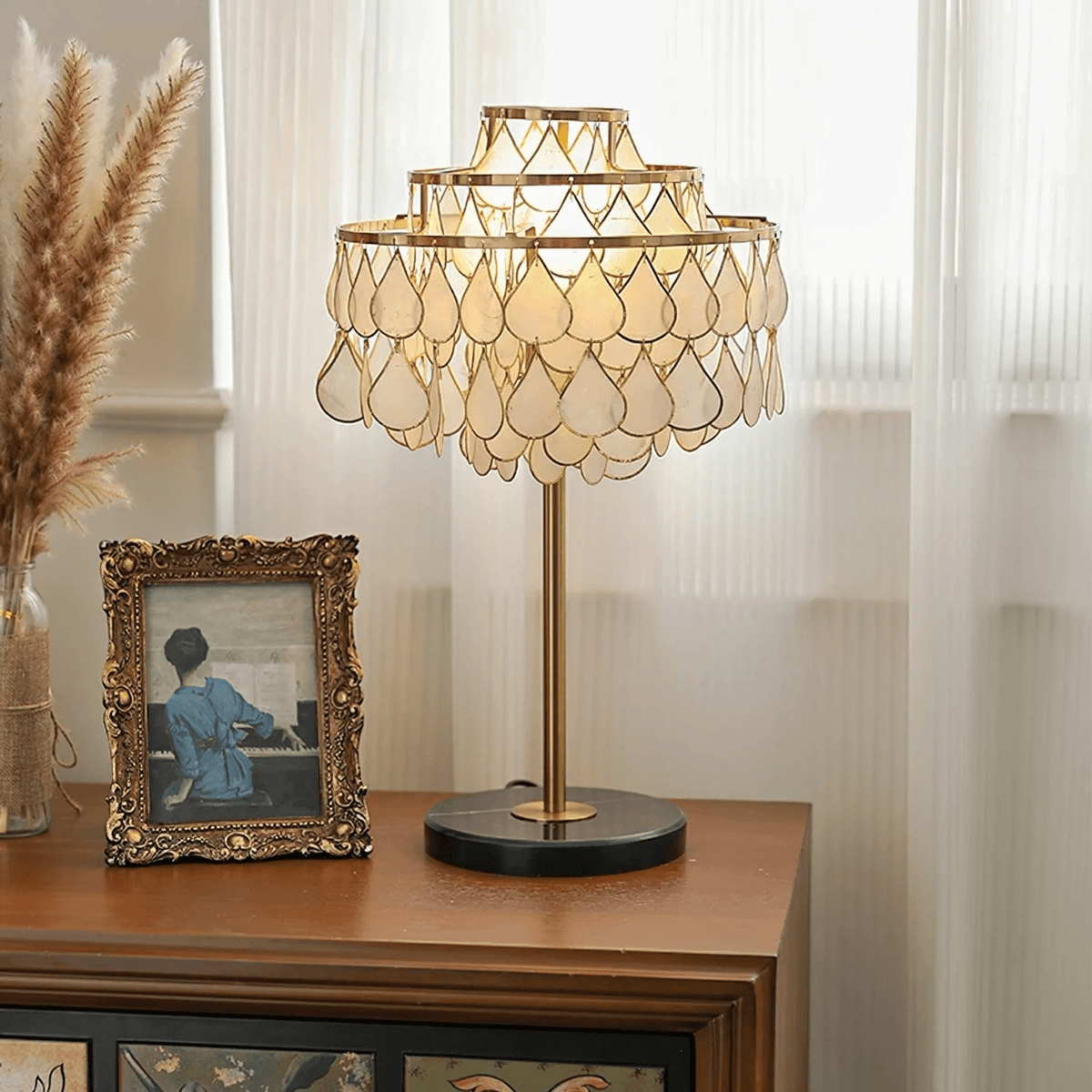 Jacob Luxury Teardrops Shell Table Lamp