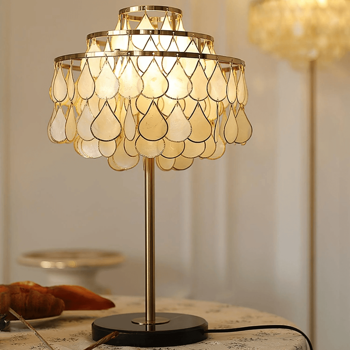 Jacob Luxury Teardrops Shell Table Lamp