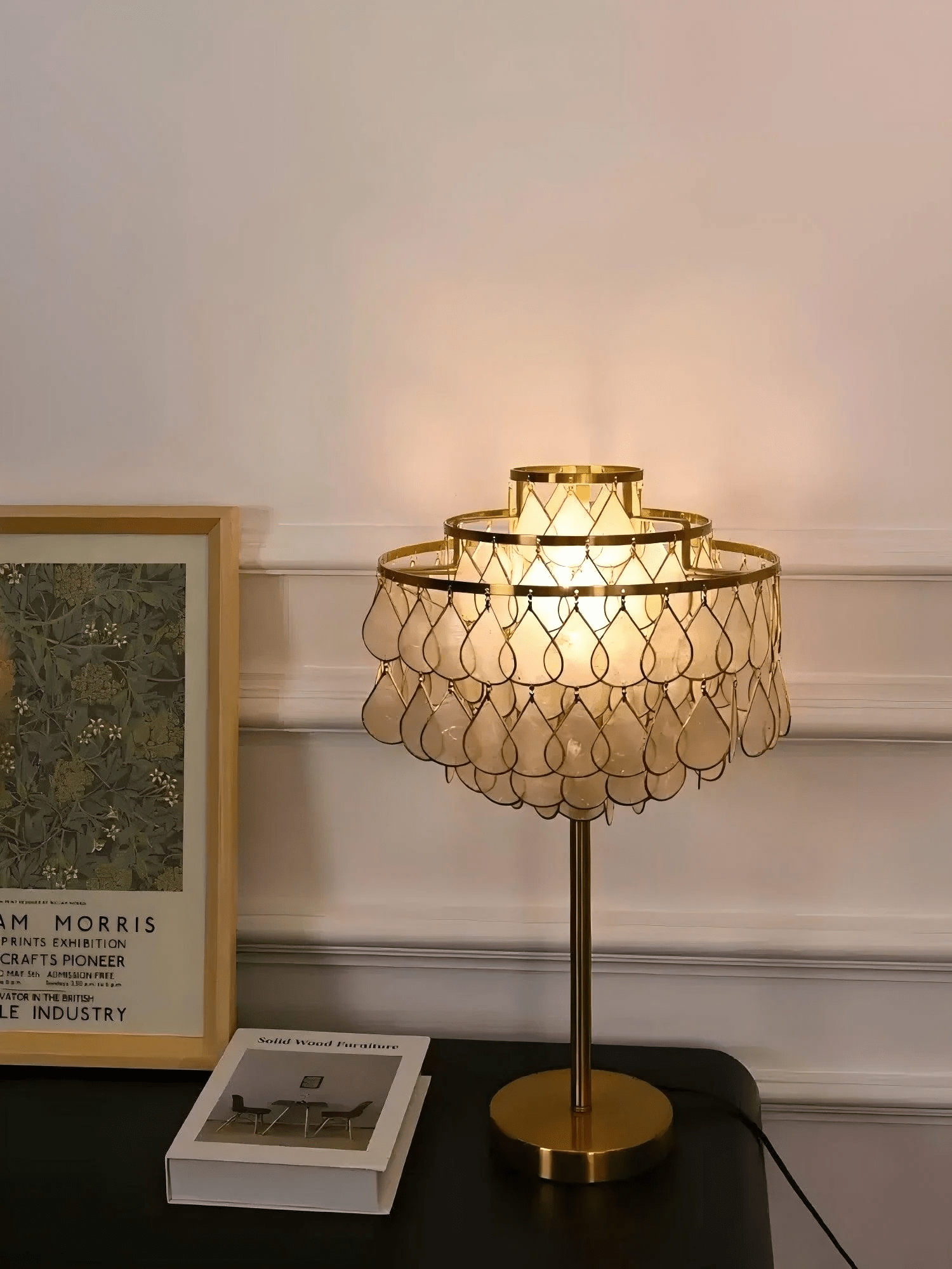 Jacob Luxury Teardrops Shell Table Lamp