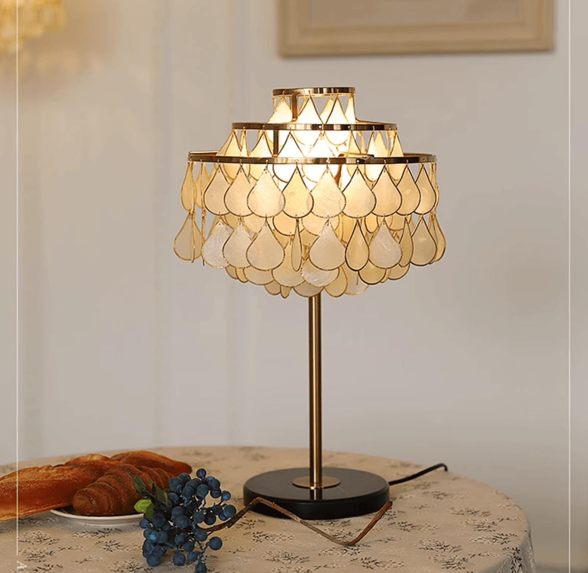 Jacob Luxury Teardrops Shell Table Lamp