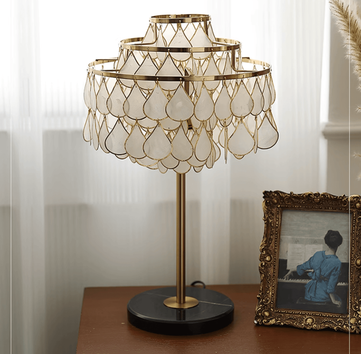 Jacob Luxury Teardrops Shell Table Lamp