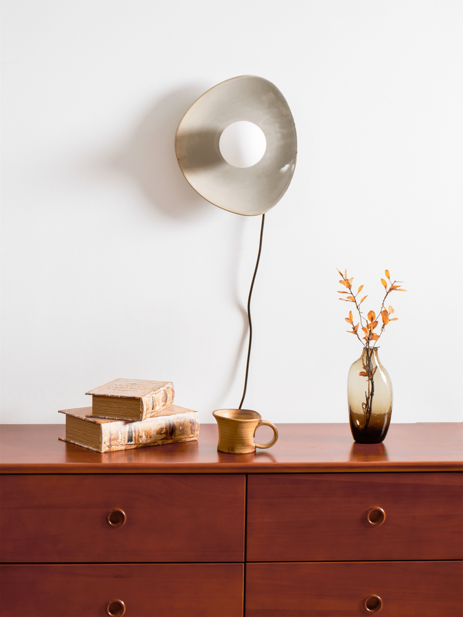 Lioruiella Pebble Disc Plug-in Ceramics Glass Wall Light