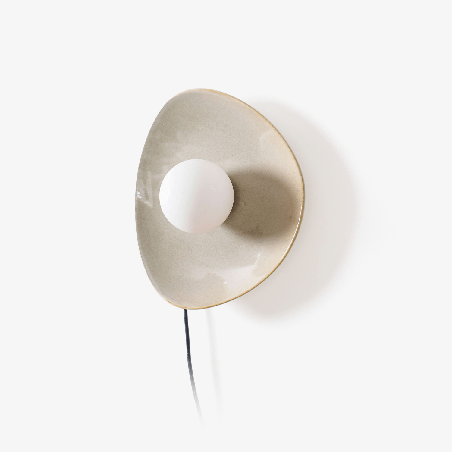 Lioruiella Pebble Disc Plug-in Ceramics Glass Wall Light