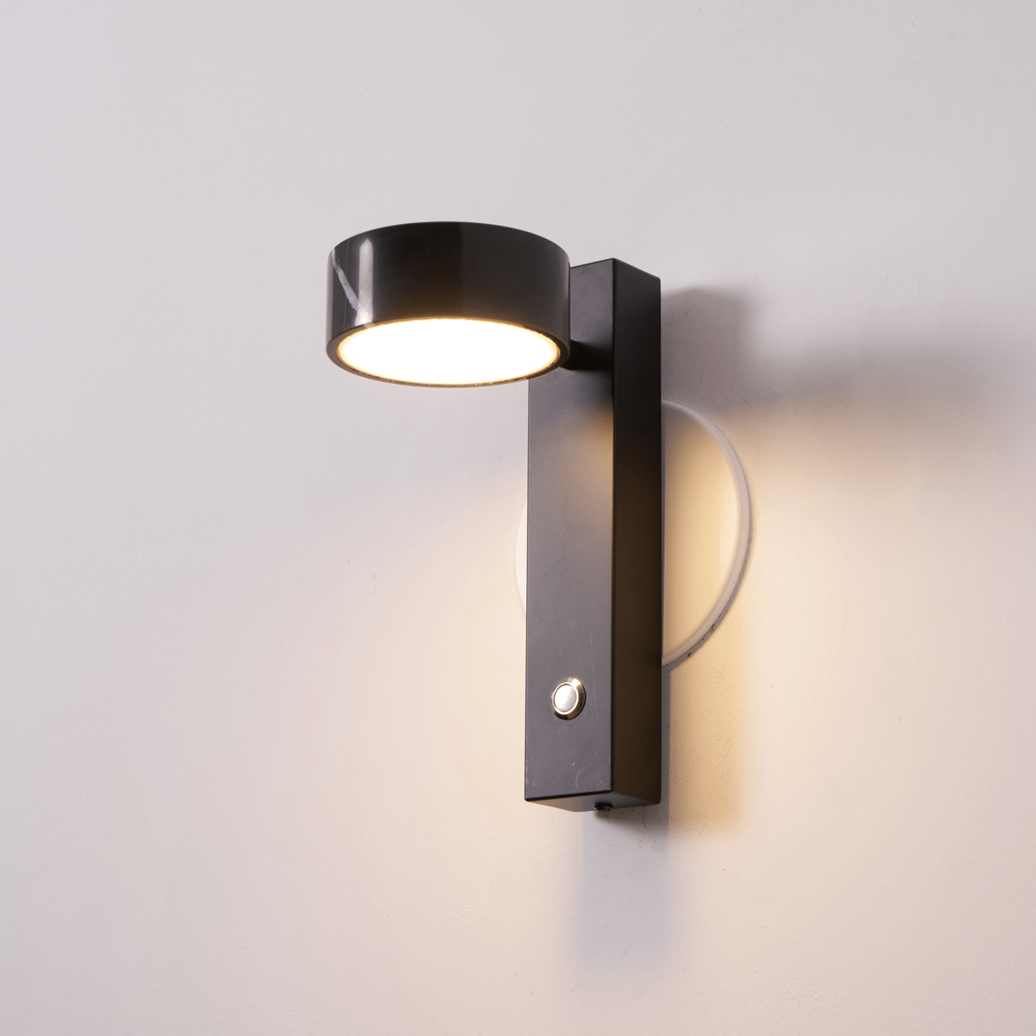 Seliseria Modern Wall Lamp