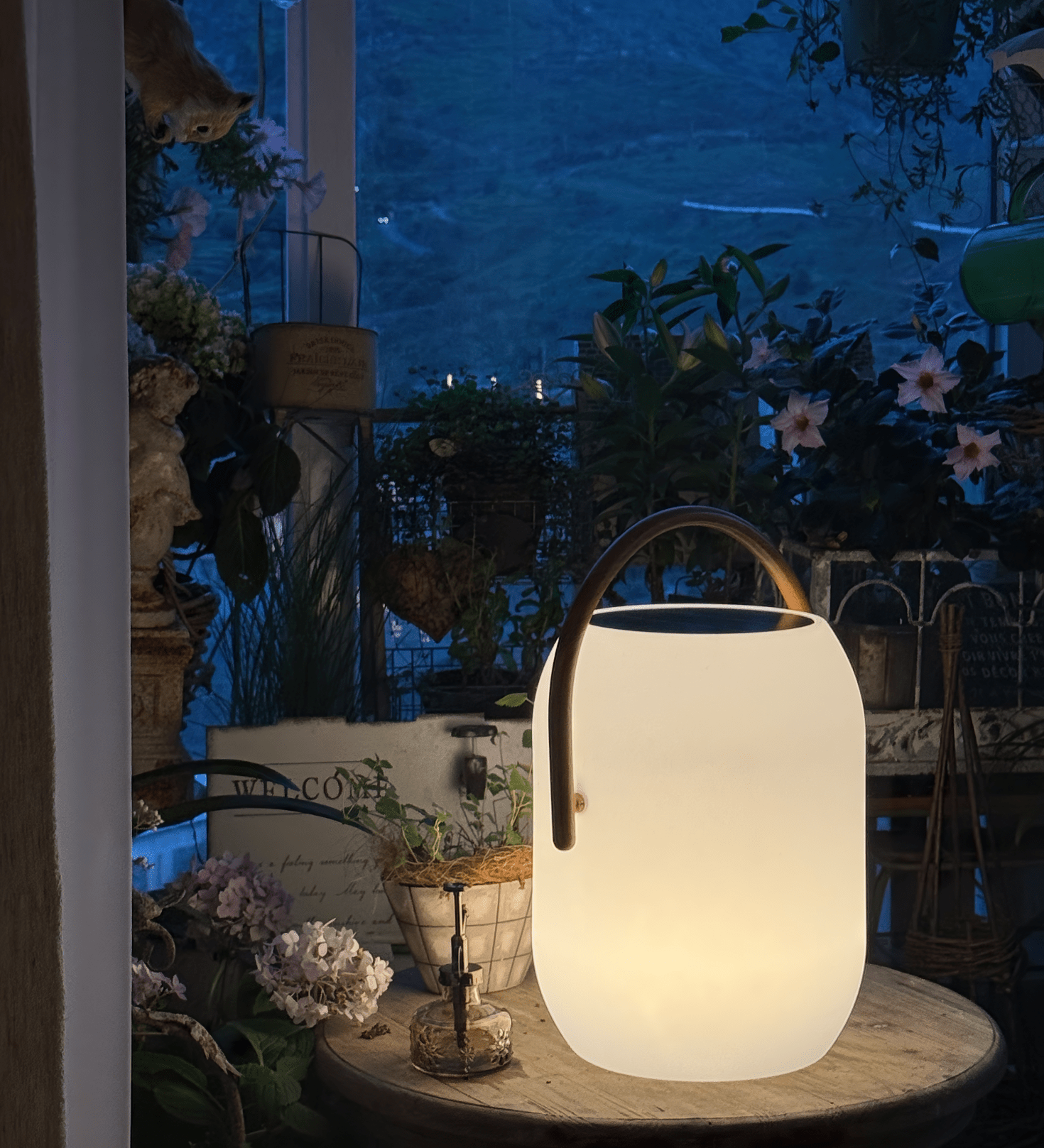 Ivok Solar Outdoor Lantern Lamp