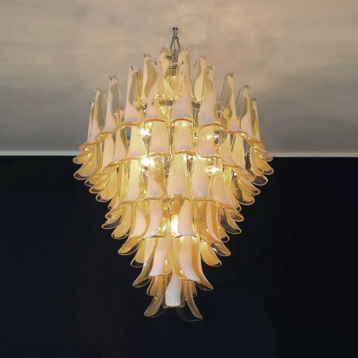 Tessa Glass Petals Pendant Lamp