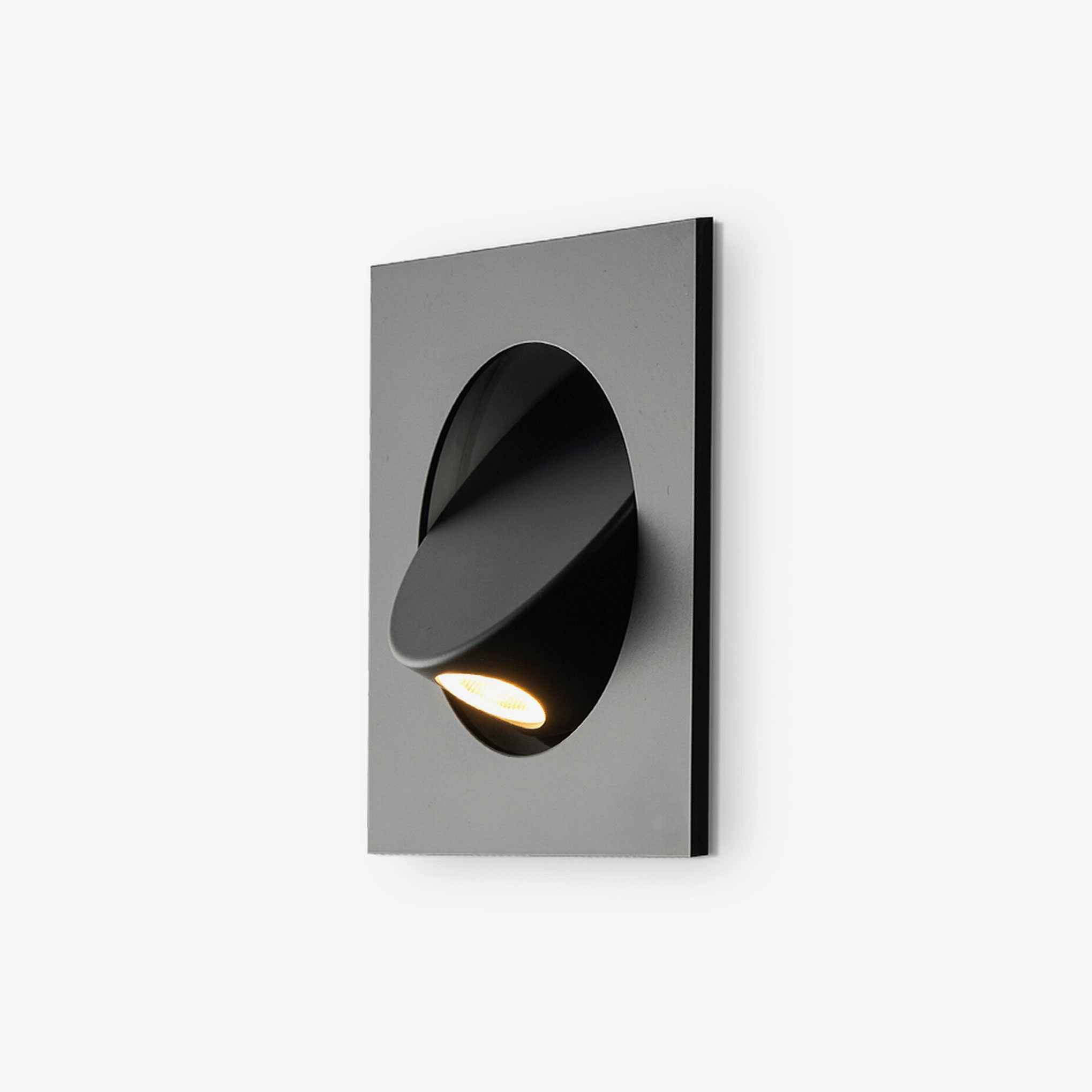 Evander Recessed Rotatable Sconce