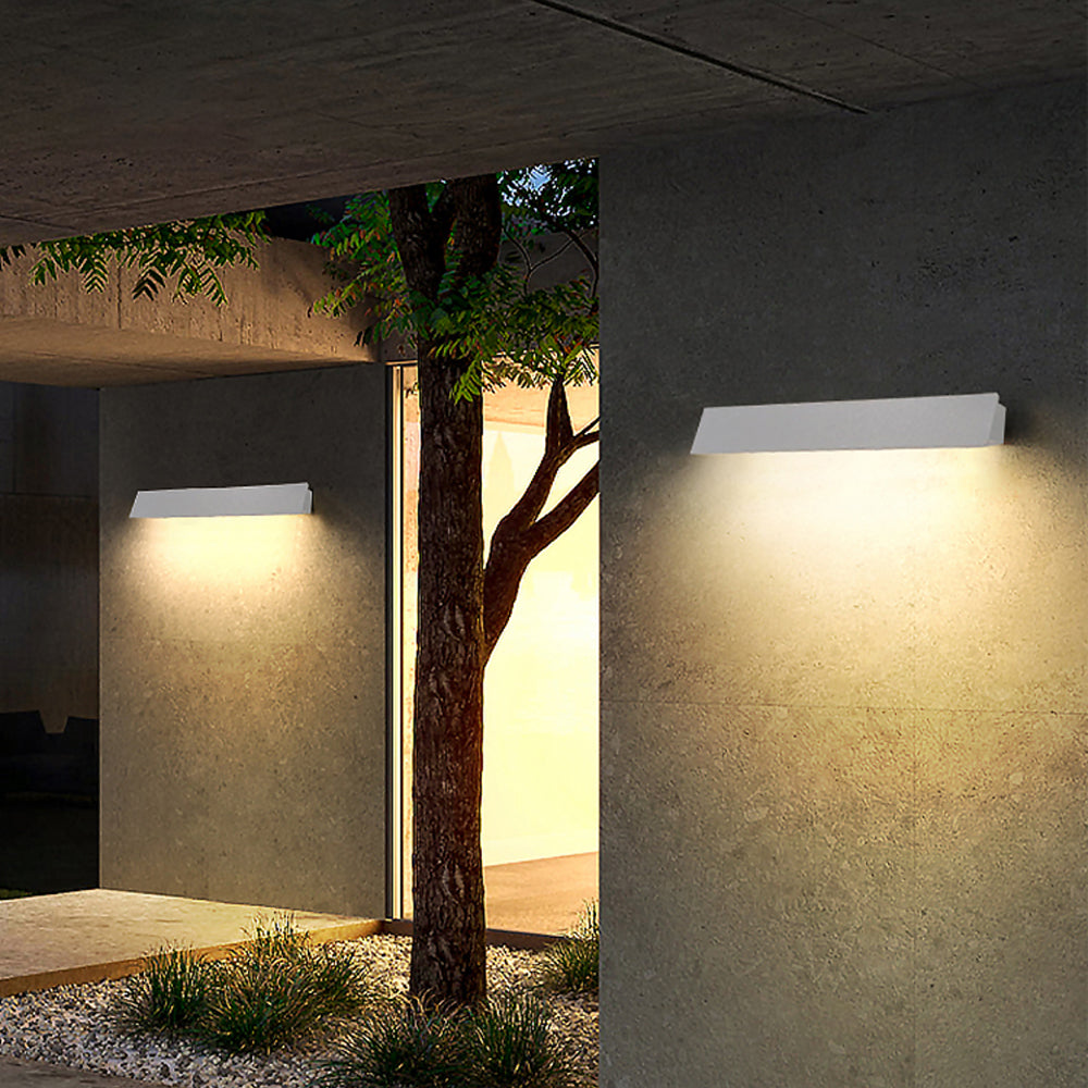 Ray Industrial Linear Outdoor Wall Lamp - Neutral Decor
