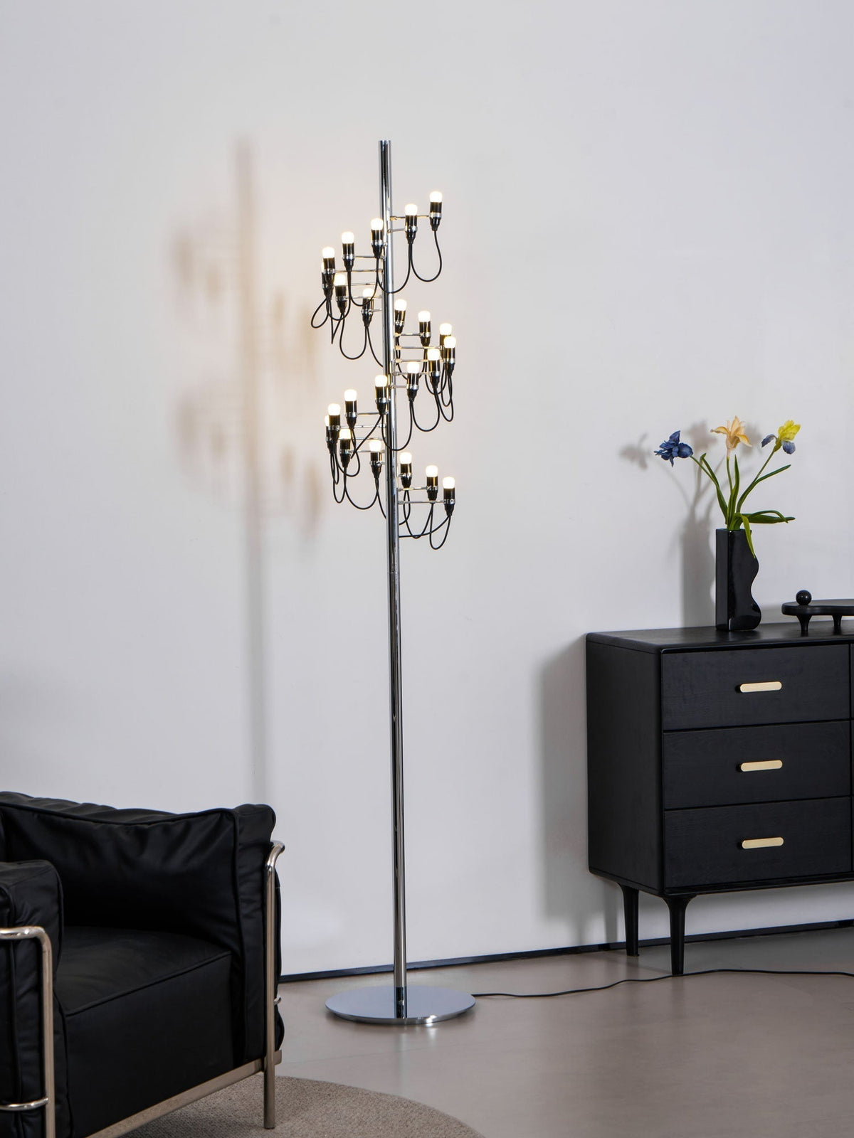 Olliryra Sculptural Steel Floor Lamp