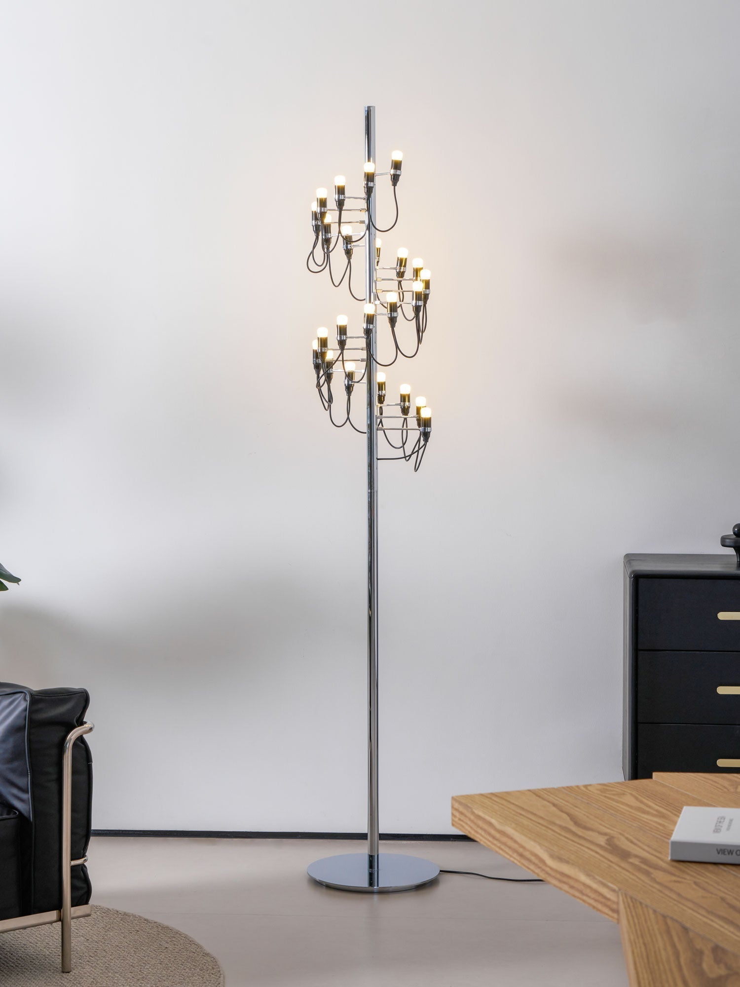 Olliryra Sculptural Steel Floor Lamp