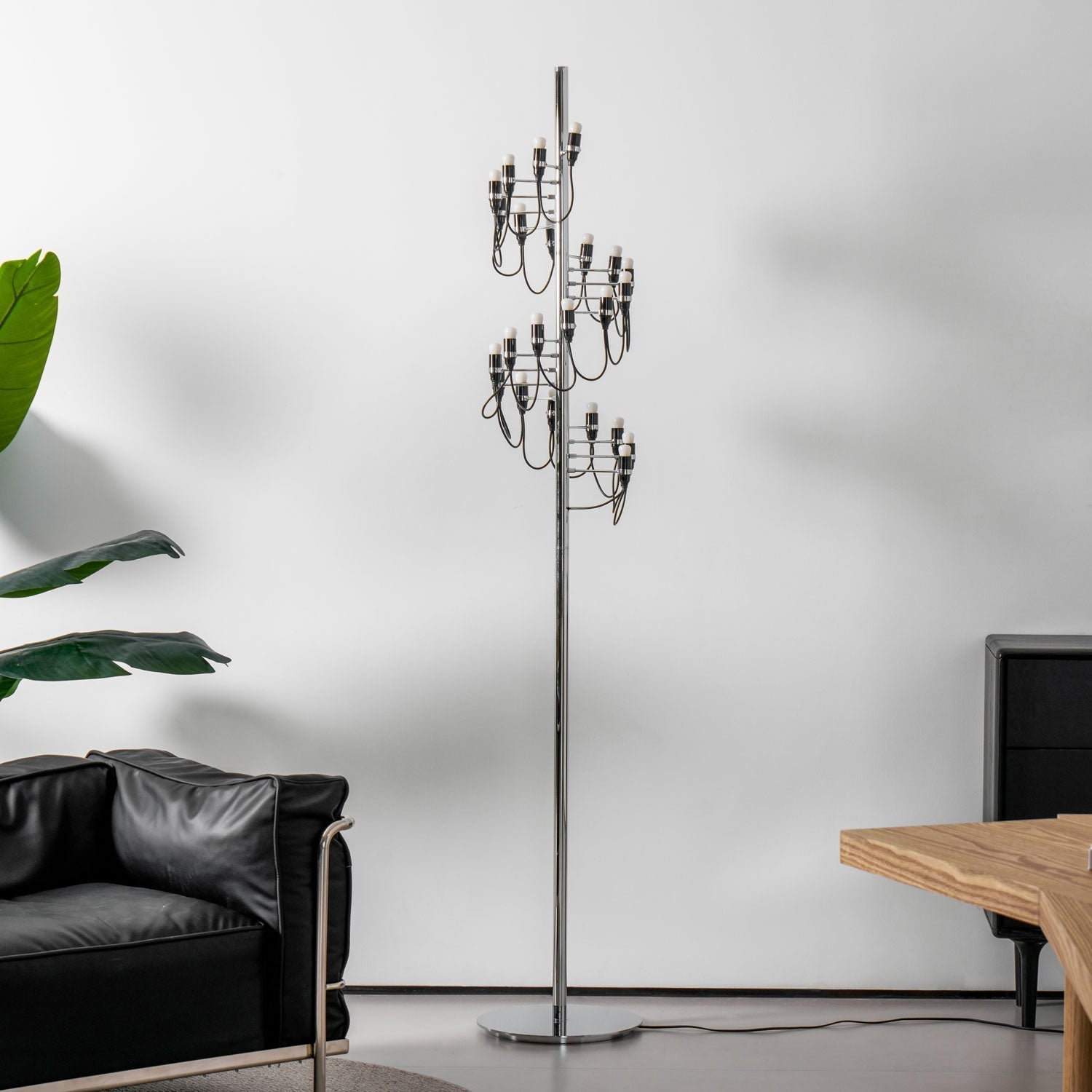 Olliryra Sculptural Steel Floor Lamp