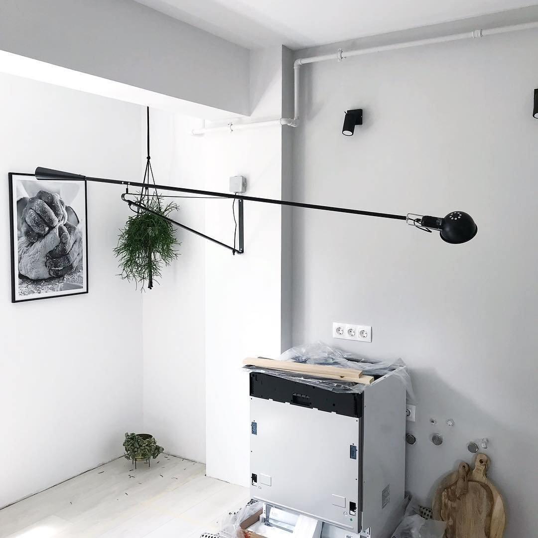 Cid Modern Minimalist Long Arm Wall Lamp