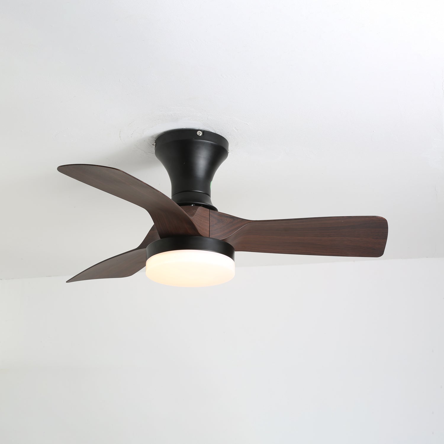 Syliseon Minimalist White Wood Ceiling Fan Light