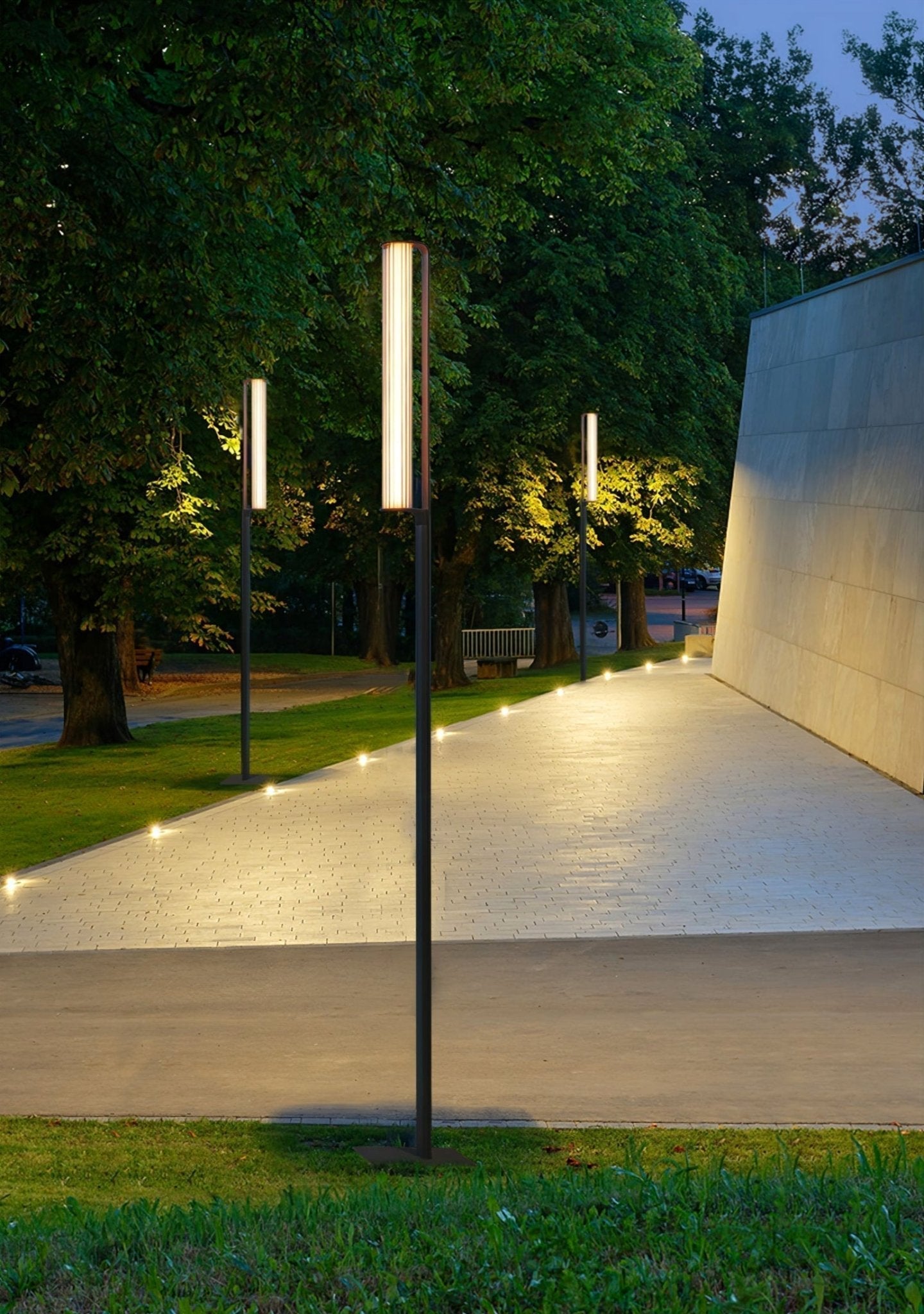 Reldax Arc Outdoor Post Lamp