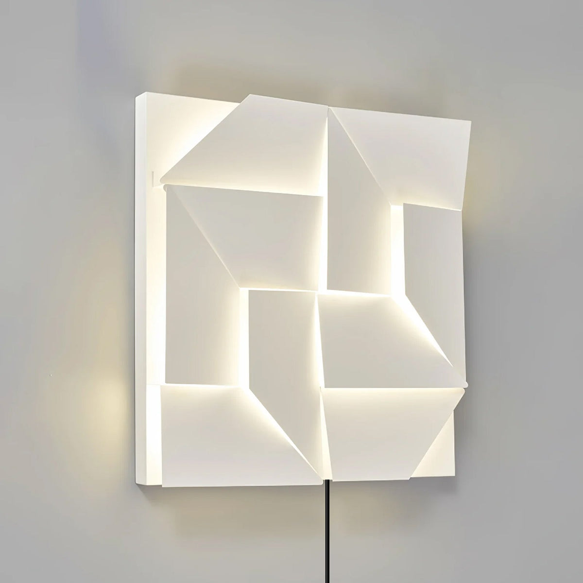 Arthaen Shadows Grand Sconce Wall lamp