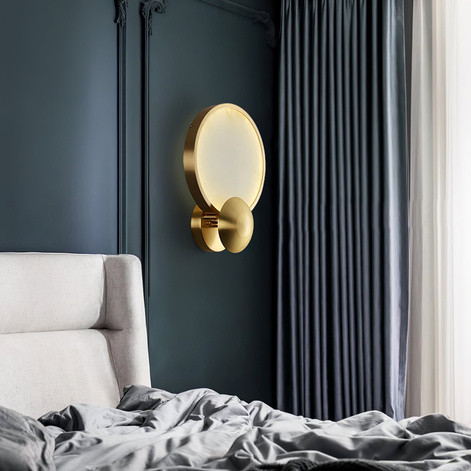 Avenuelia Alabaster Wall Light