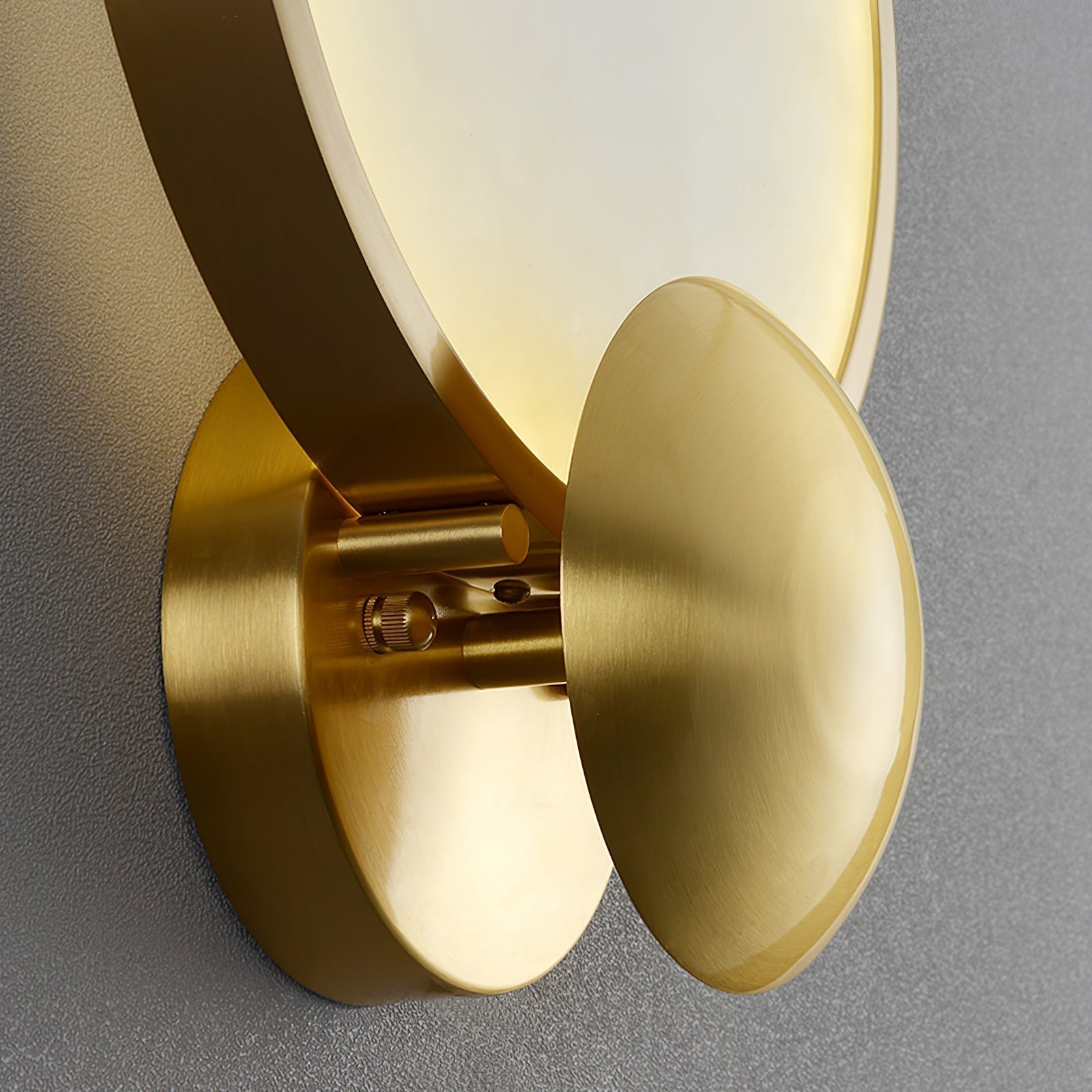 Avenuelia Alabaster Wall Light