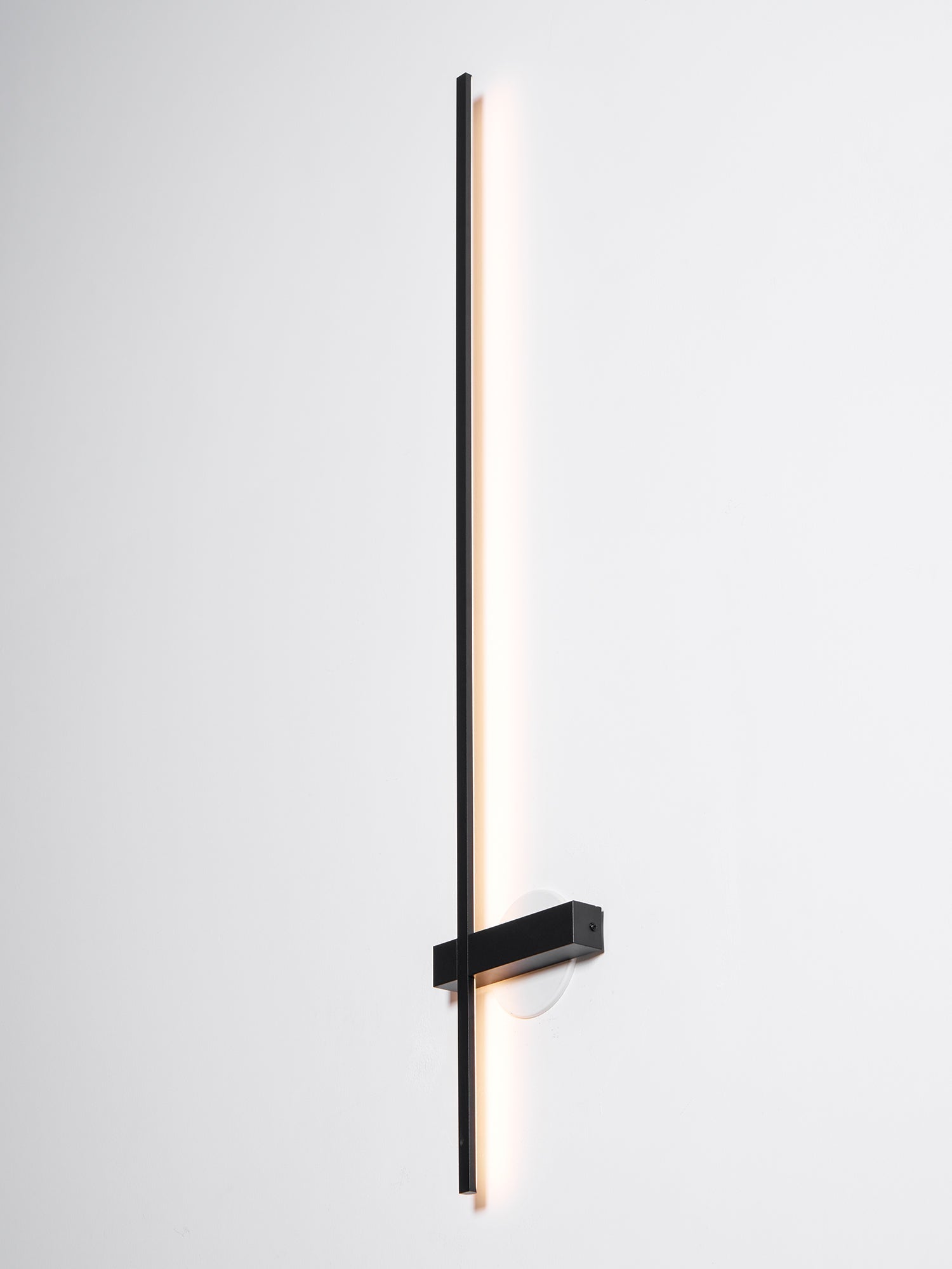 Mesv Linear Rechargeable Black Wall Lamp