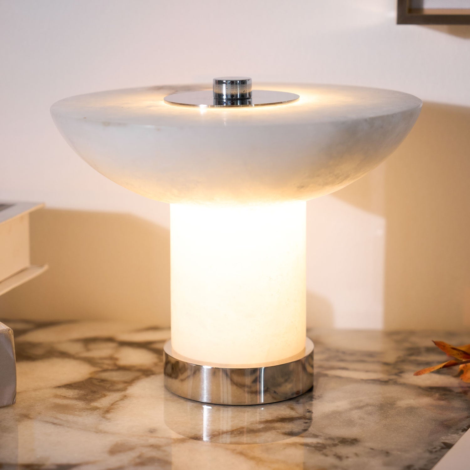 Eurnoran Mushroom Shaped Alabaster Table Lamp