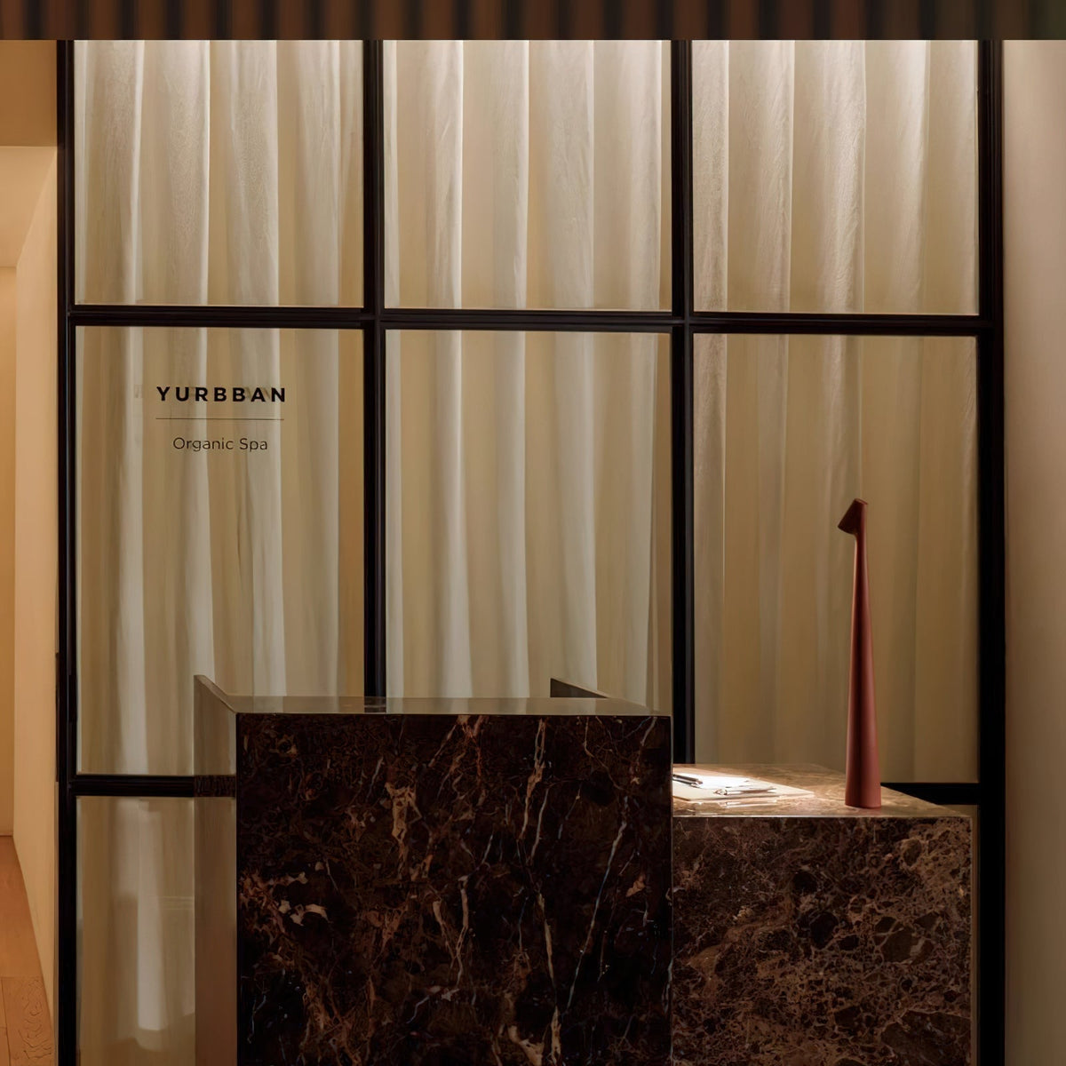Nirerora Acrylic Minimalist Table Lamp