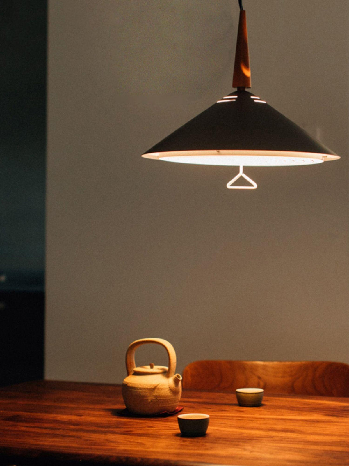 Jolvin Modern Minimalist Retro Pendant Lamp