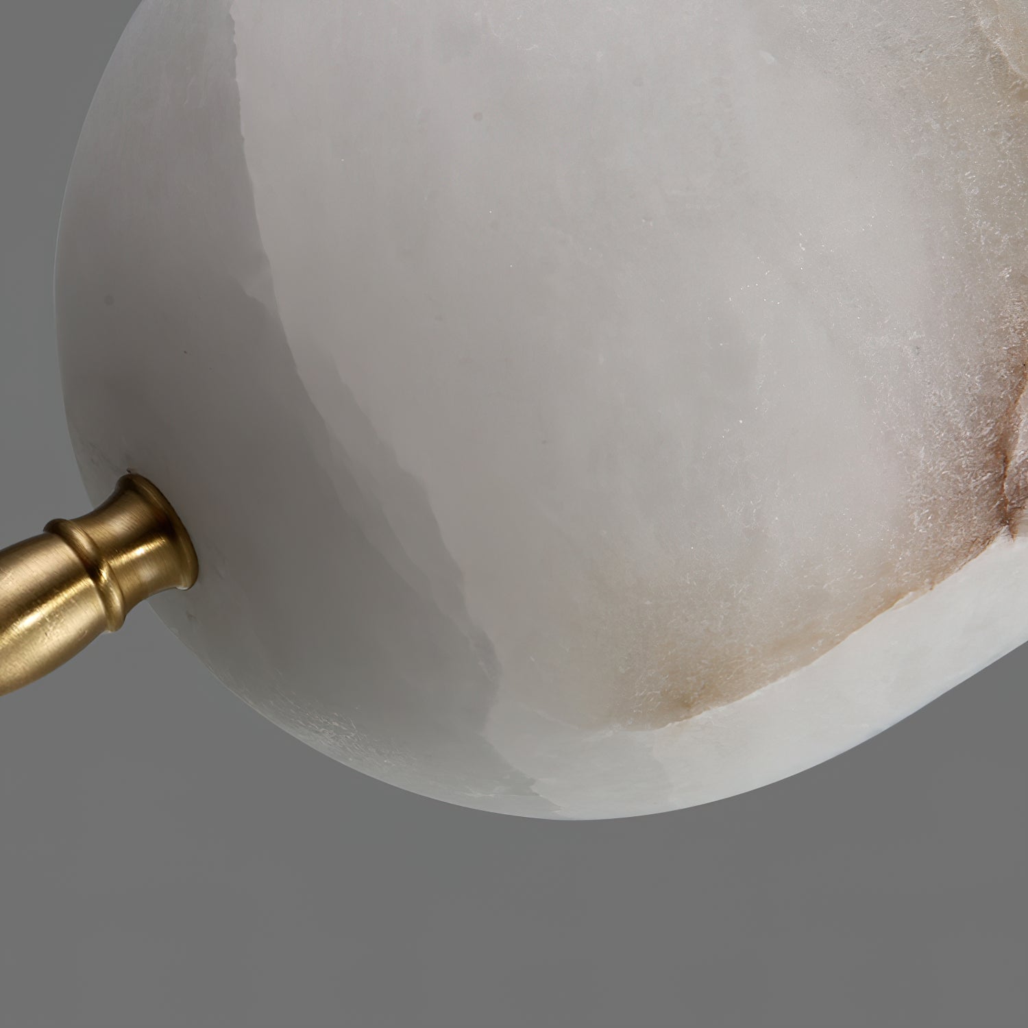 Himinuvye Alabaster Minimalist Bolus Brass Pendant Light