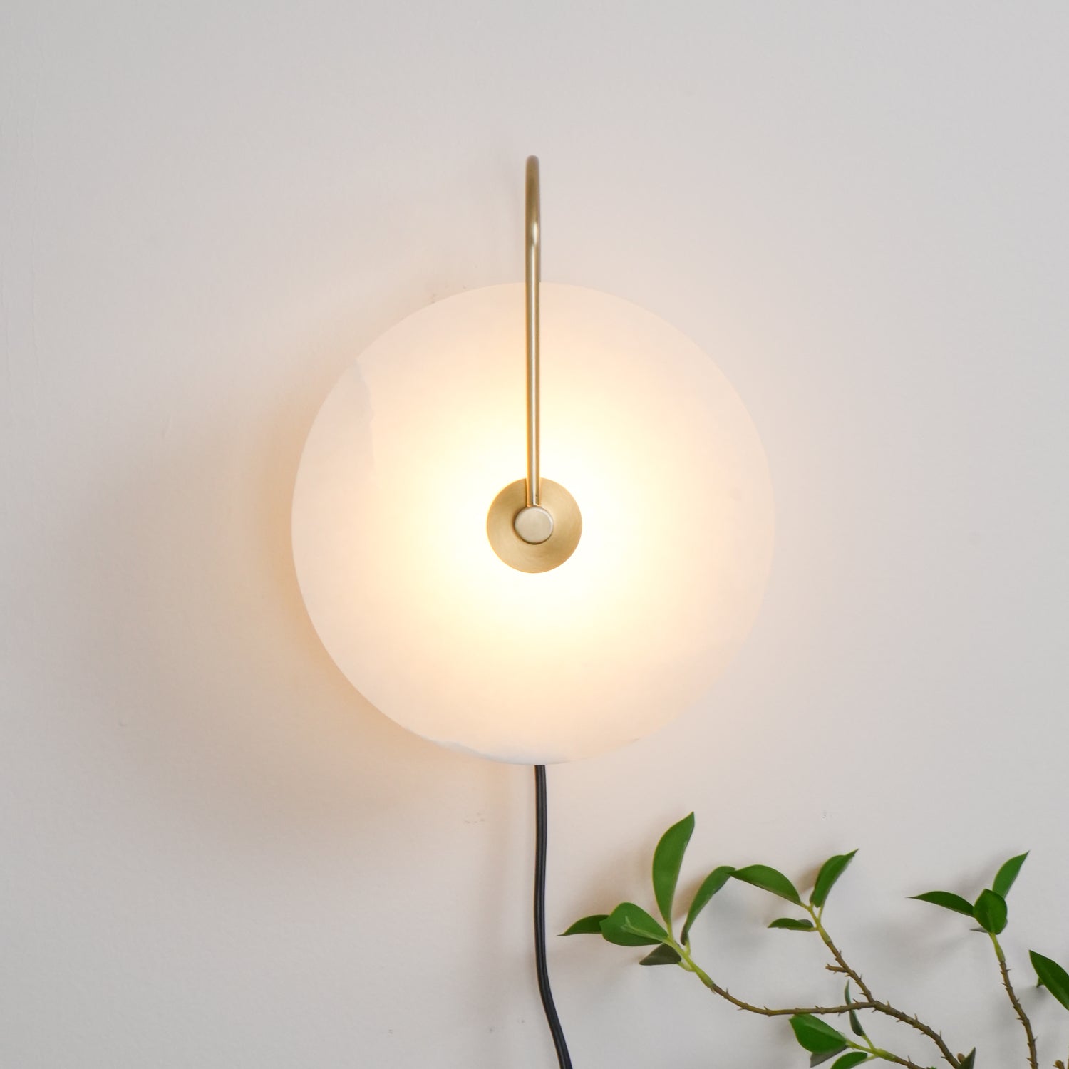 Ceraeyra Alabaster Globe Wall Light