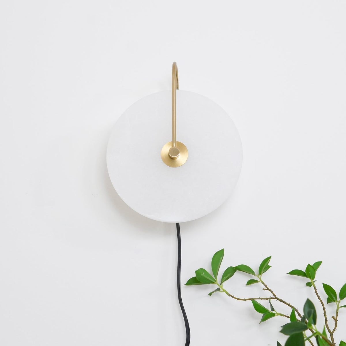 Ceraeyra Alabaster Globe Wall Light