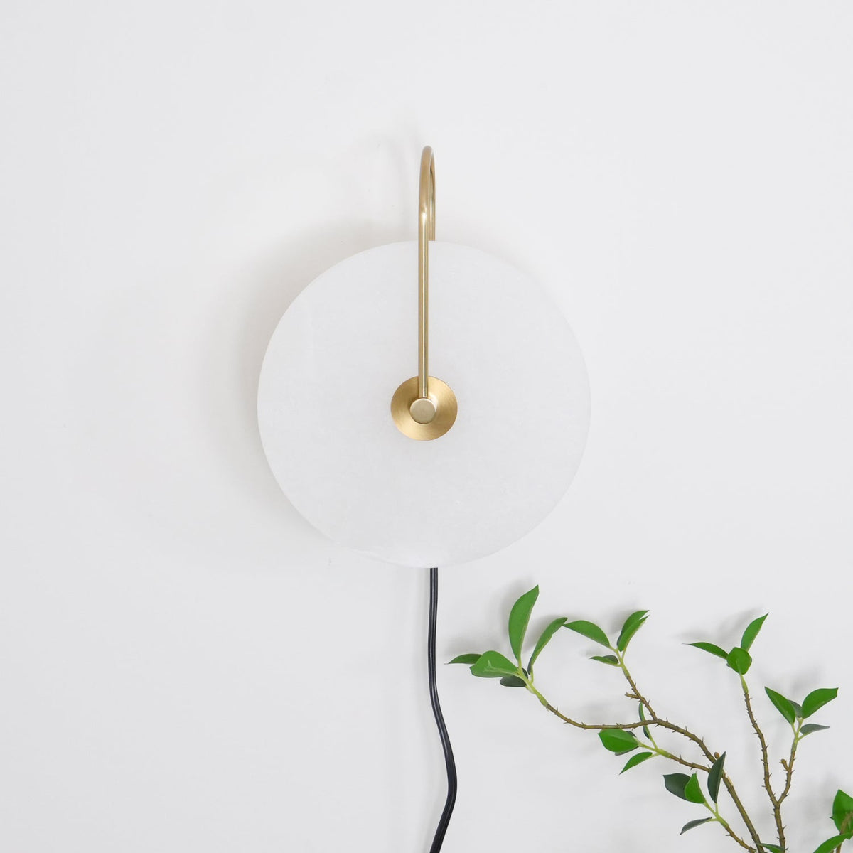 Ceraeyra Alabaster Globe Wall Light
