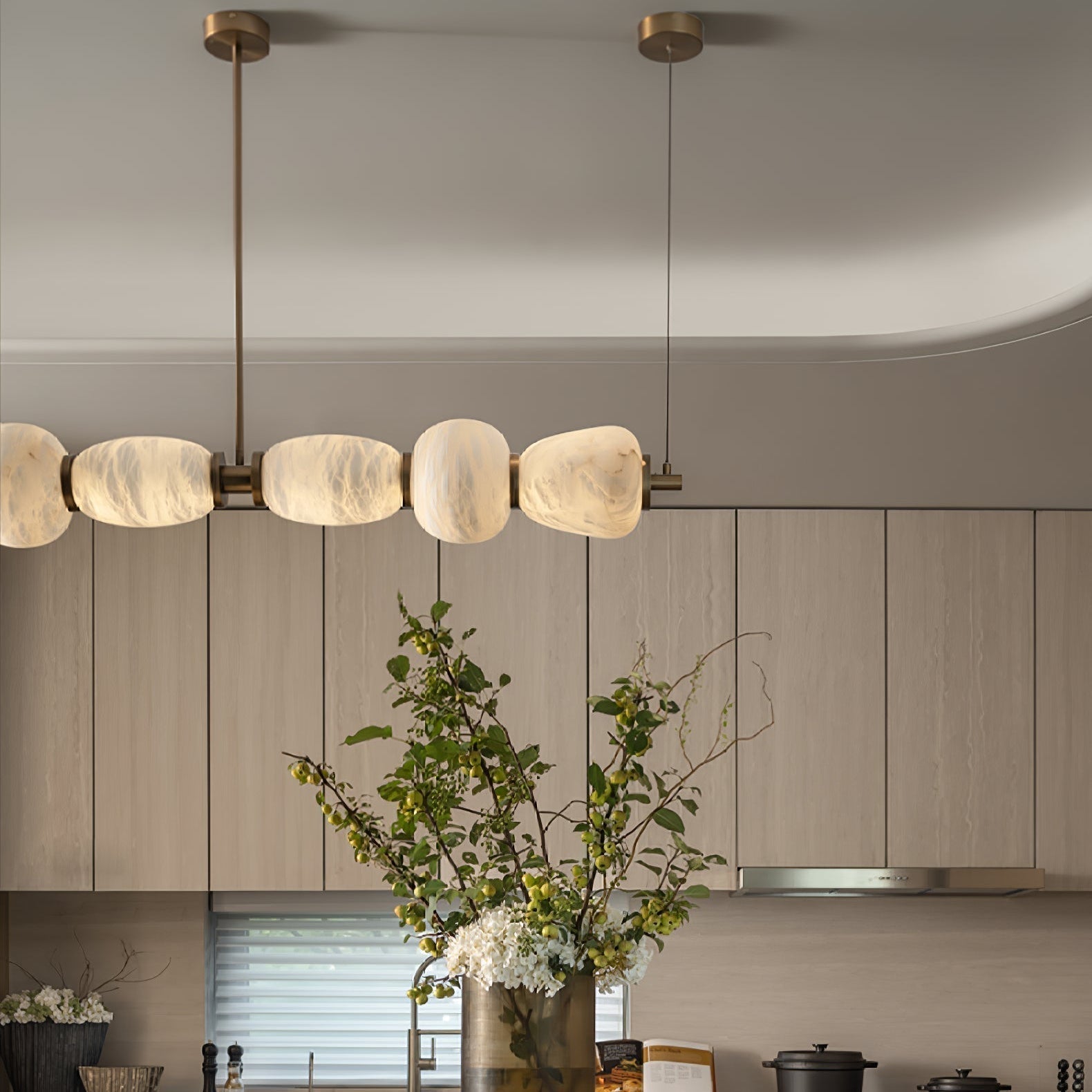 Saroa Alabaster Linear Pendant Light