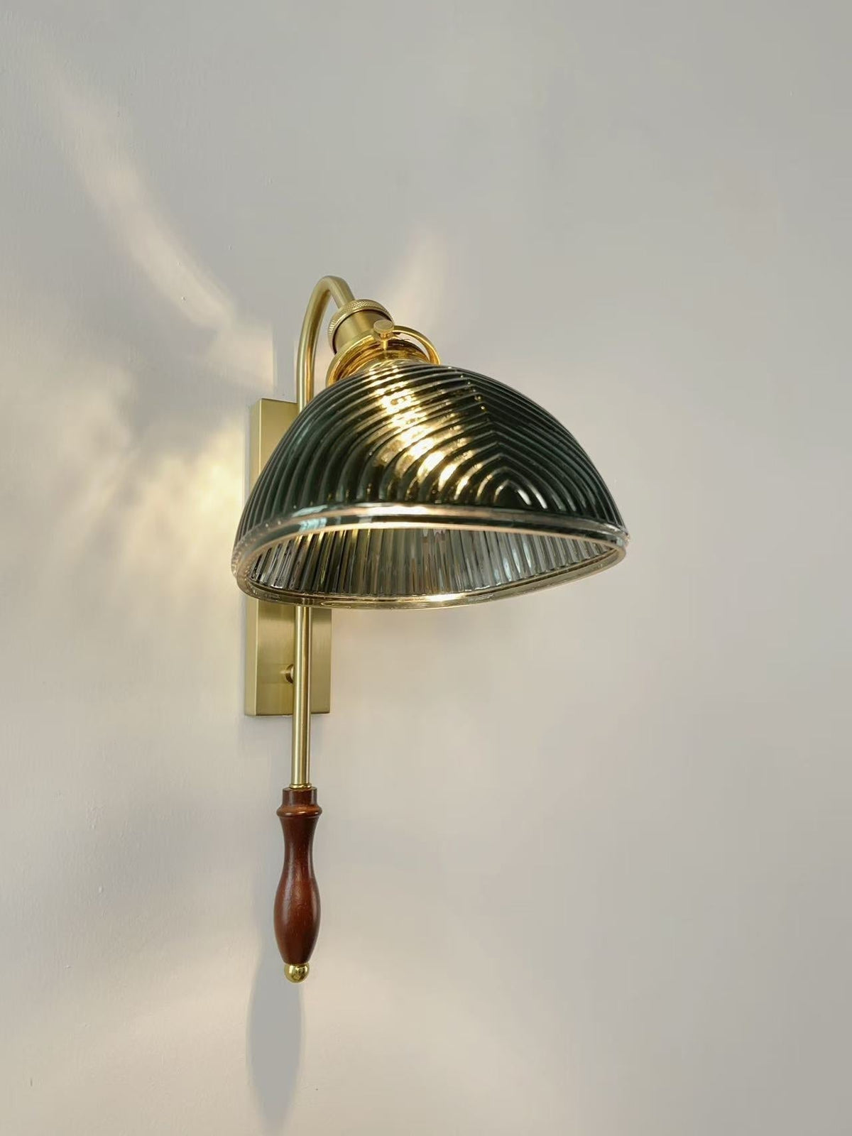 Elyn Wall Lamp