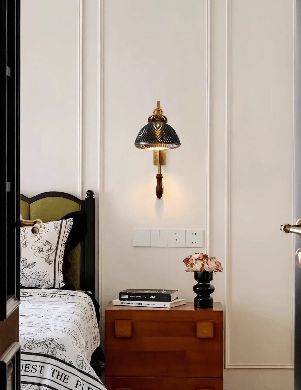 Elyn Wall Lamp