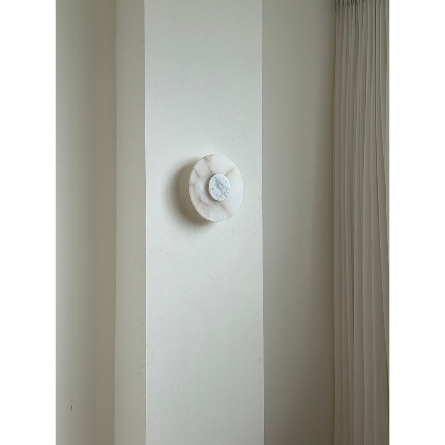 Rauduvyi Modern Minimalist Alabaster Wall Lamp