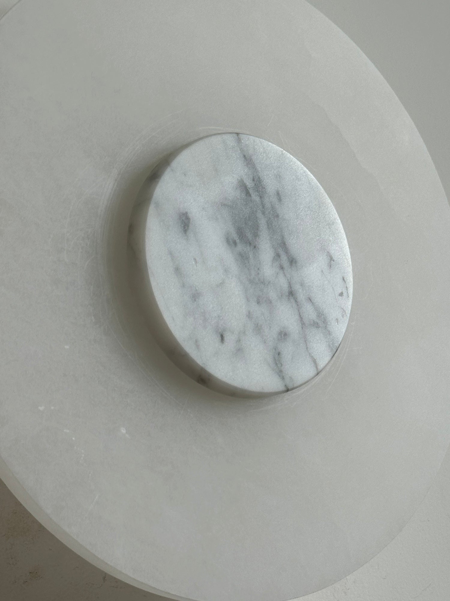 Rauduvyi Modern Minimalist Alabaster Wall Lamp