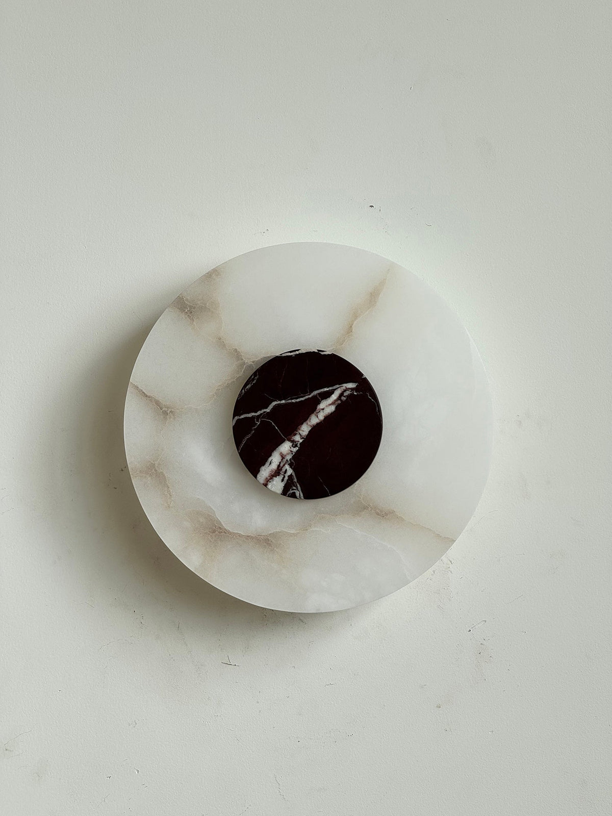 Rauduvyi Modern Minimalist Alabaster Wall Lamp