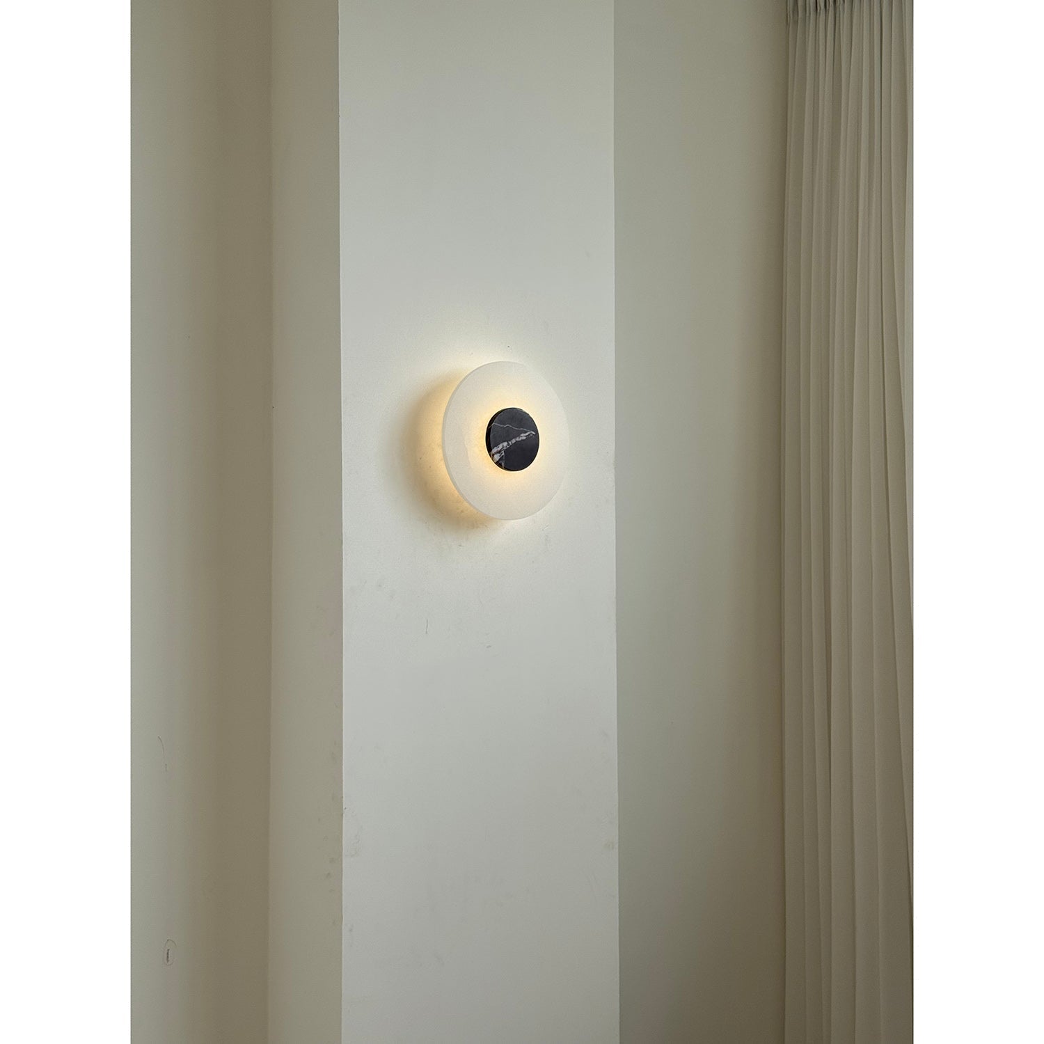 Rauduvyi Modern Minimalist Alabaster Wall Lamp