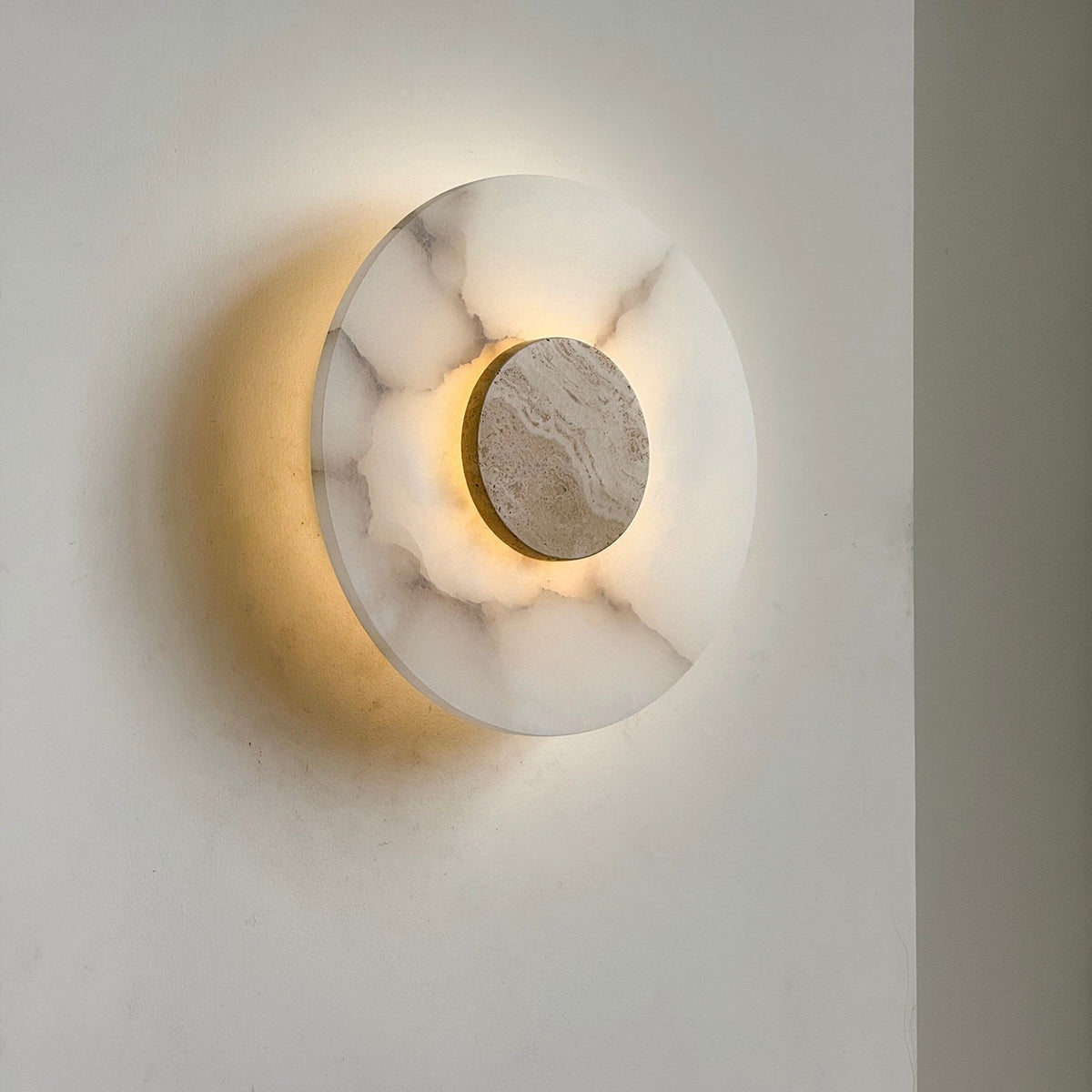 Rauduvyi Modern Minimalist Alabaster Wall Lamp
