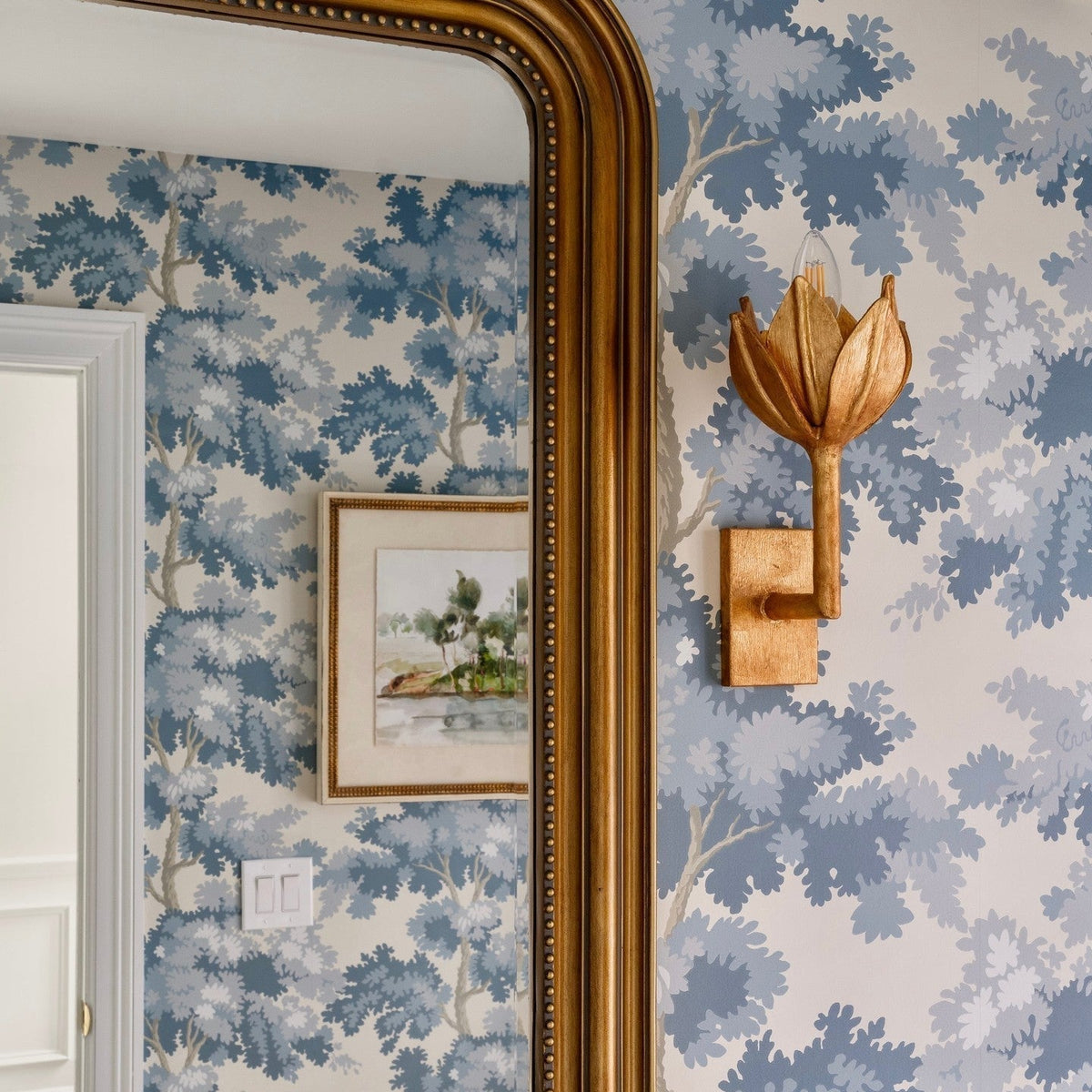 Nerissa Wall Lamp Flower