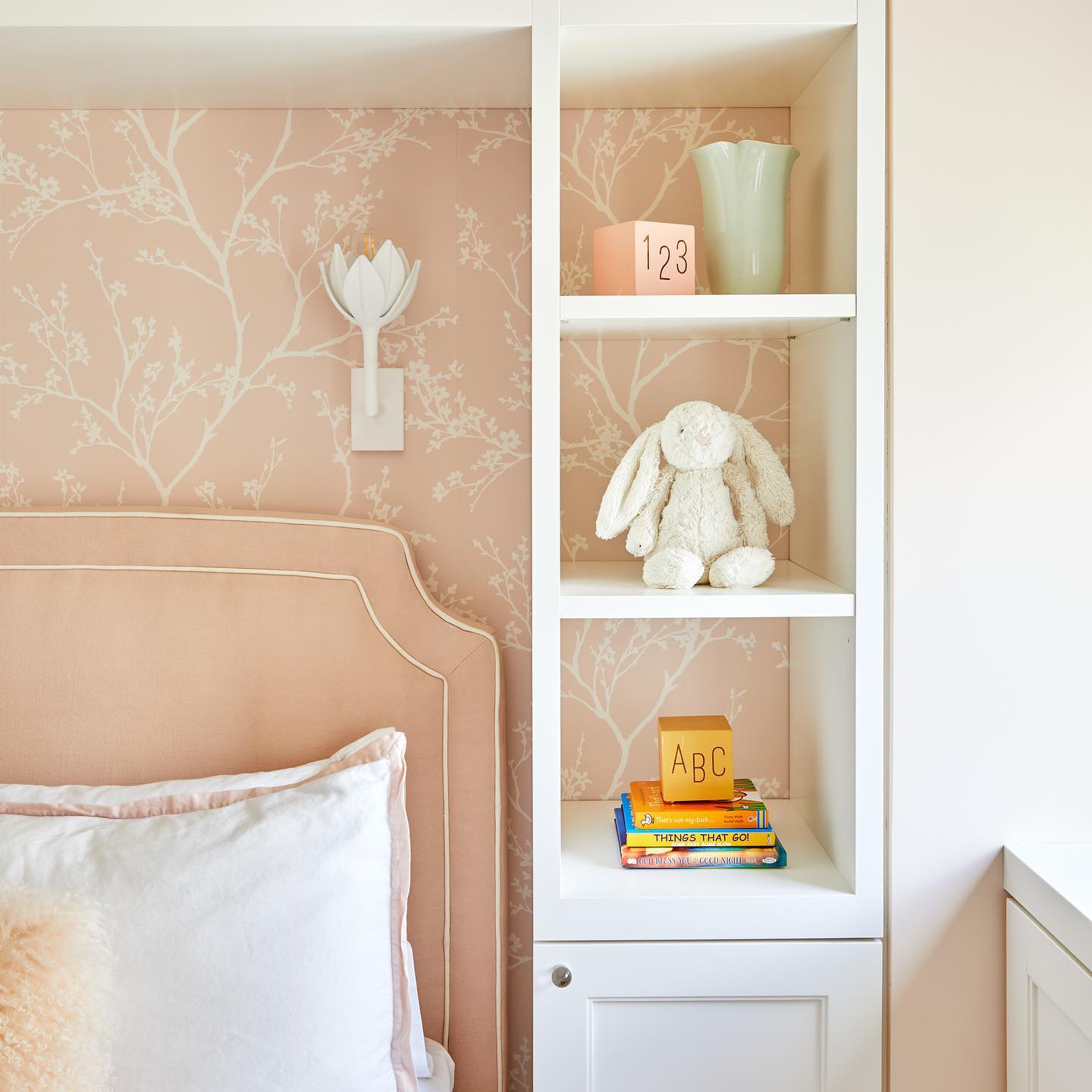Nerissa Wall Lamp Flower