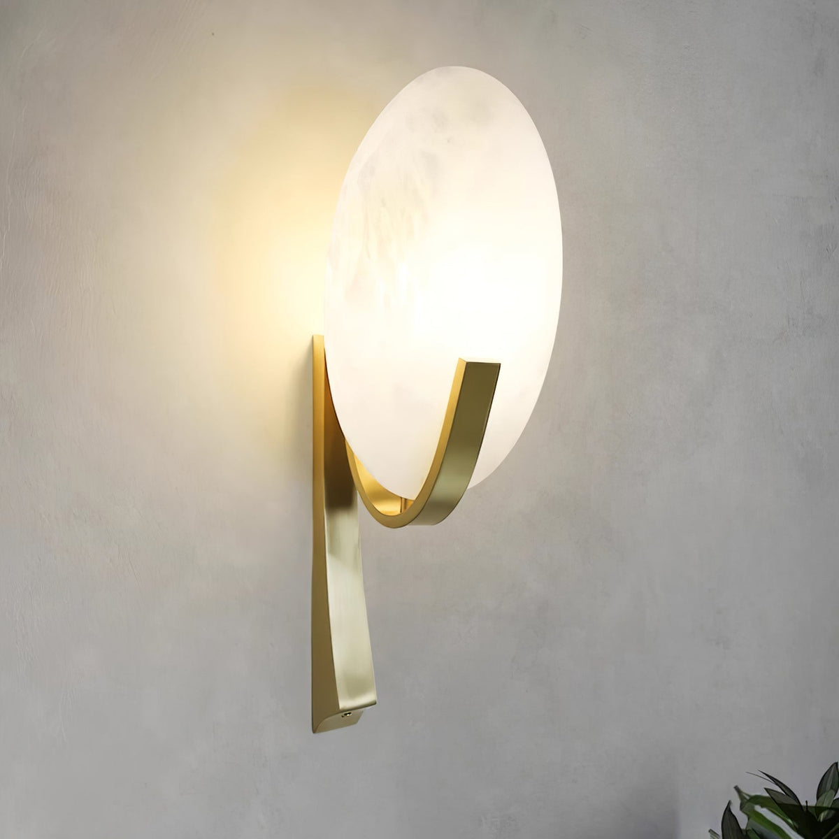 Nivaeria Modern Alabaster Wall Lamp
