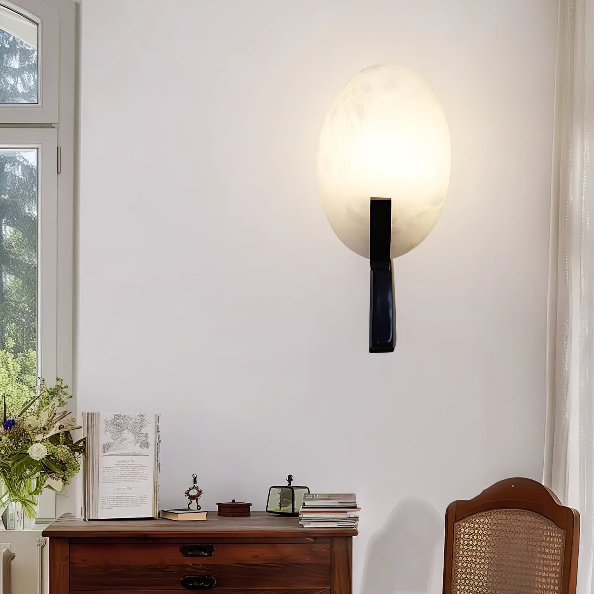 Nivaeria Modern Alabaster Wall Lamp