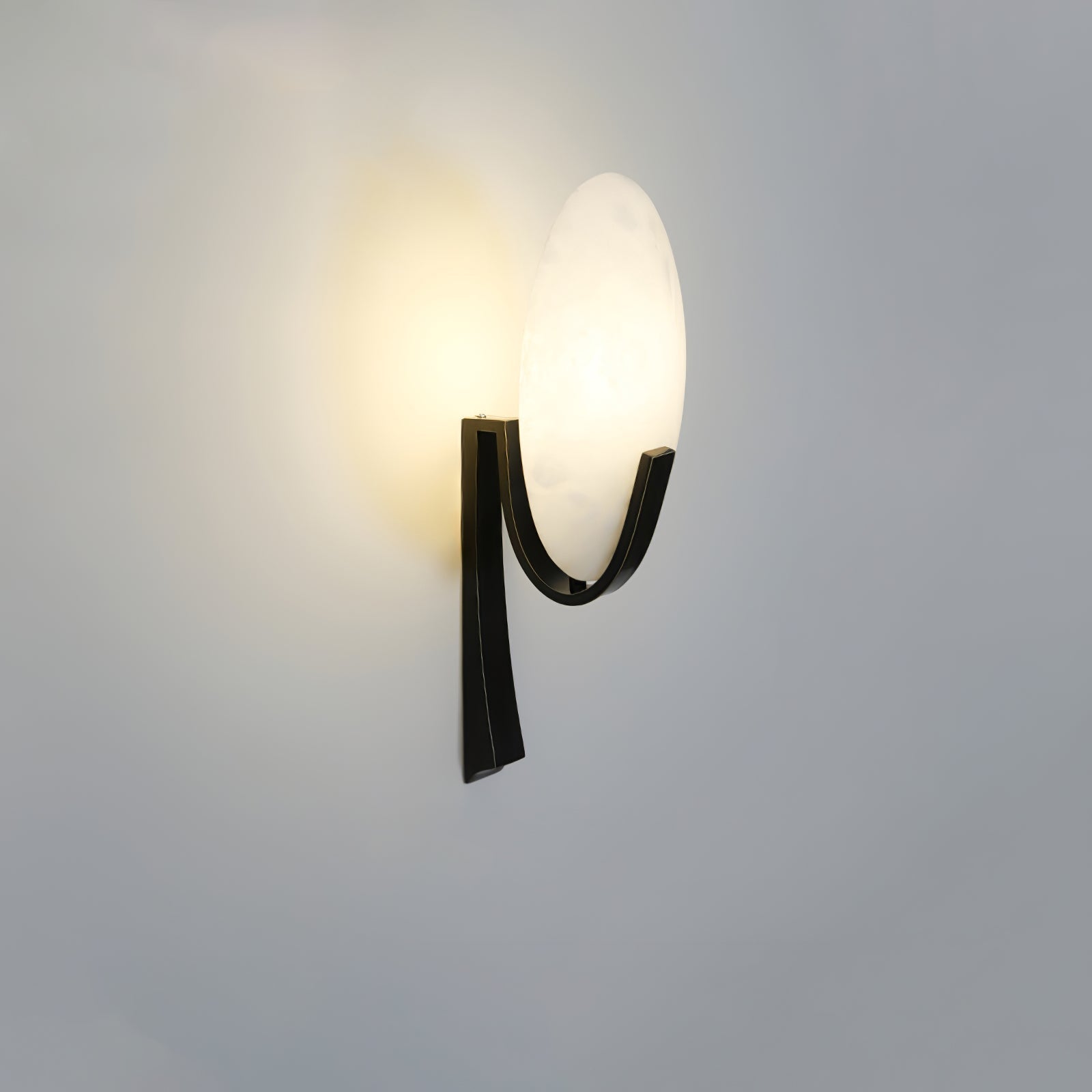 Nivaeria Modern Alabaster Wall Lamp
