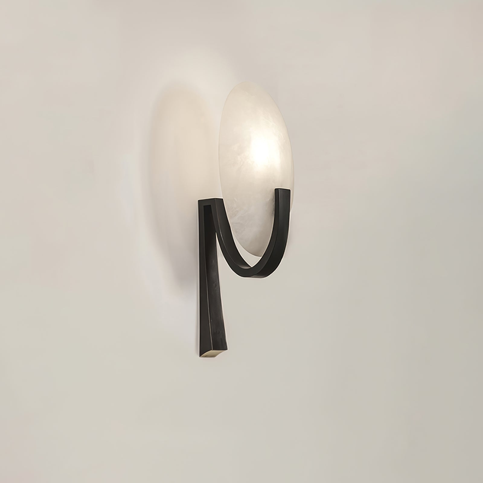 Nivaeria Modern Alabaster Wall Lamp