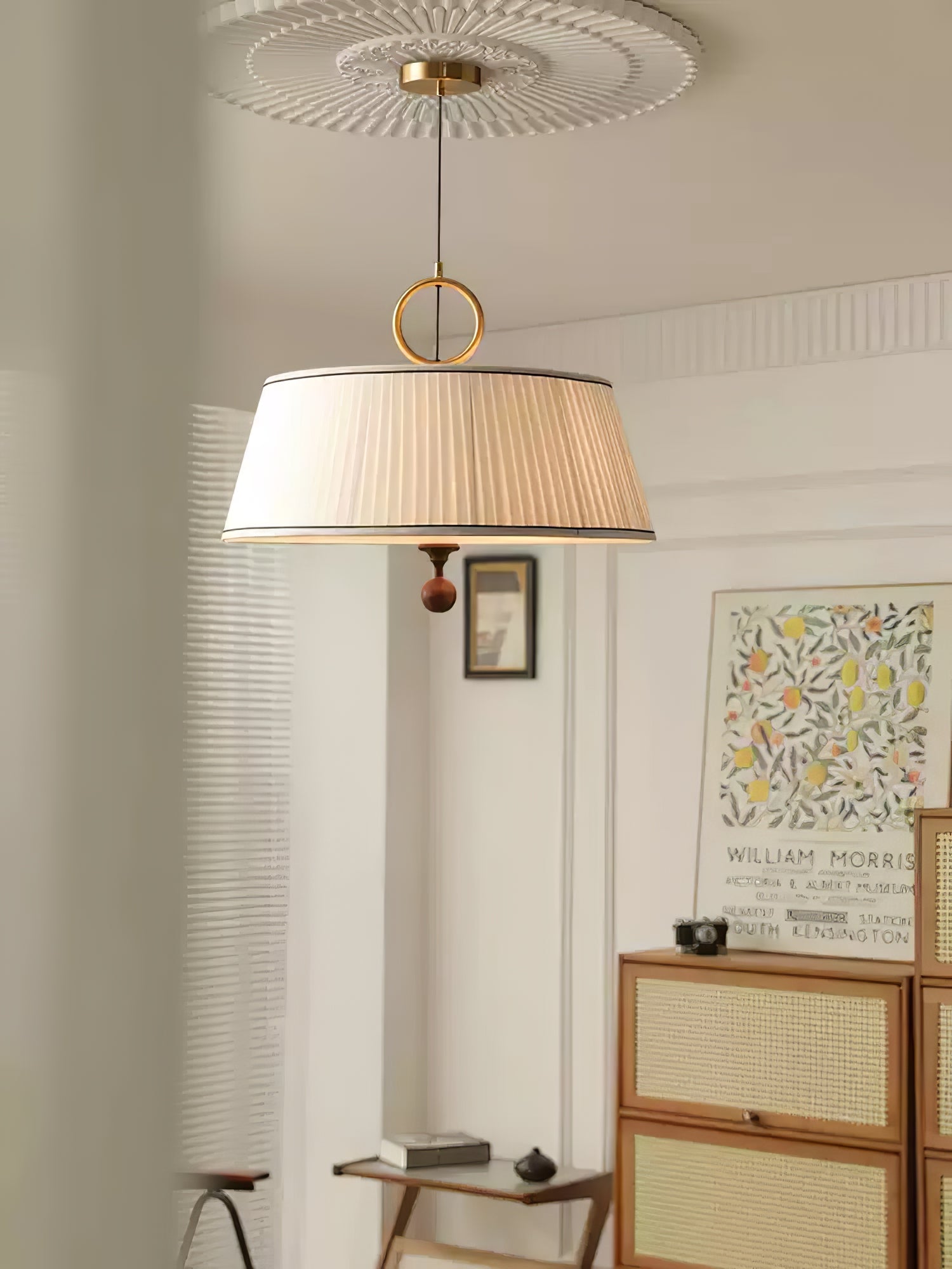 Quvlen Traditional Natural Wood Fabric Pendant Lamp