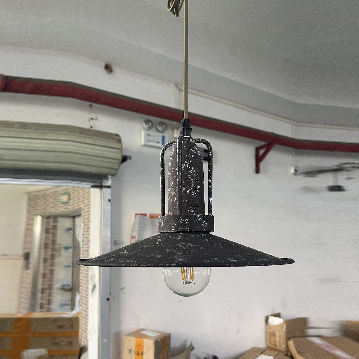 Yrvuvyi Modern Minimalist Industrial Metal Pendant Light