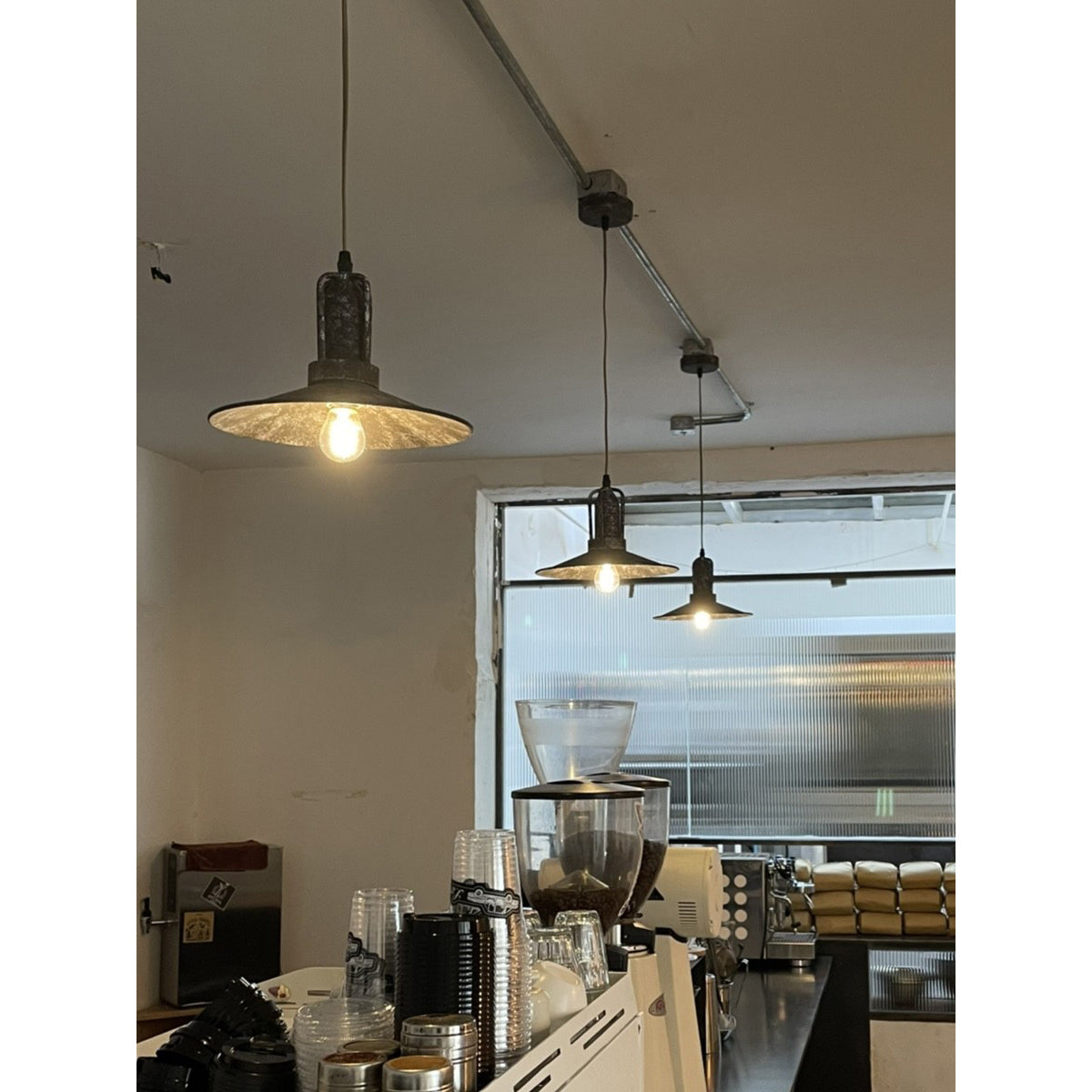 Yrvuvyi Modern Minimalist Industrial Metal Pendant Light
