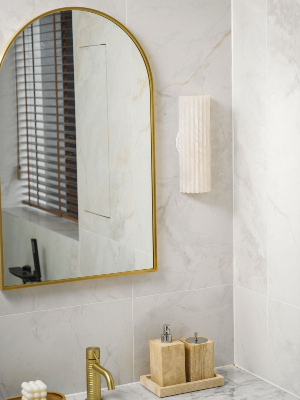 Orcarion Alabaster Wall Lamp - Neutral Decor