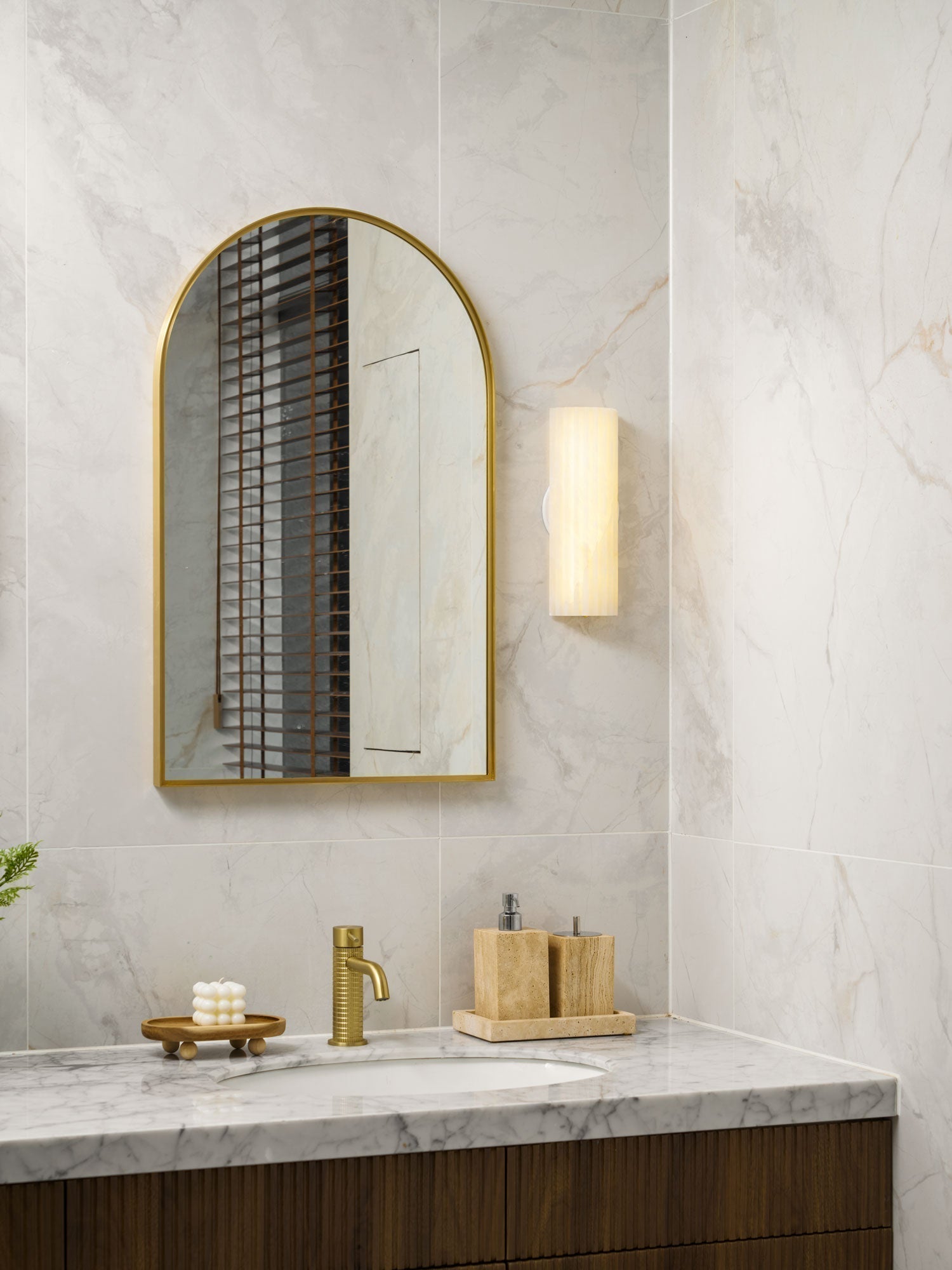 Orvian Wall Lamp Alabaster Minimalist