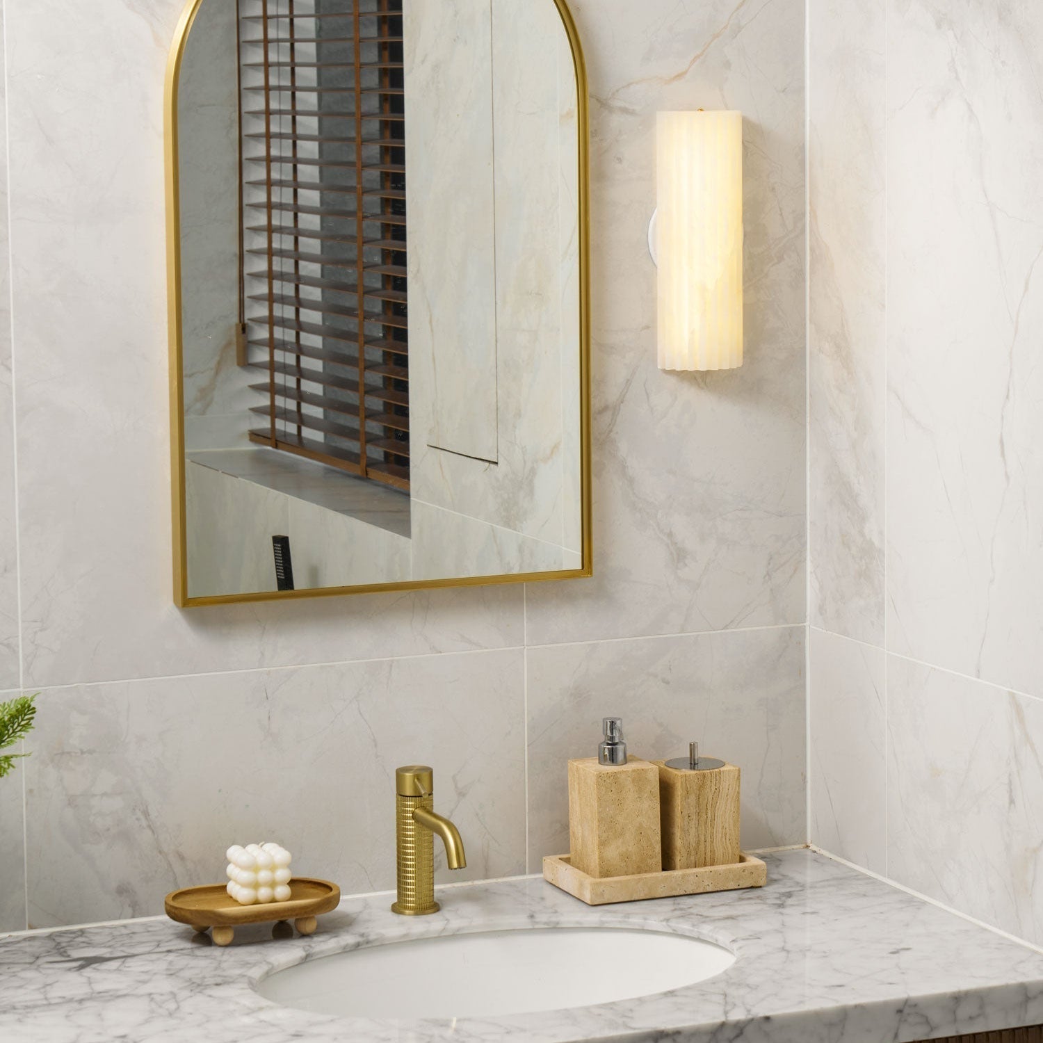 Orcarion Alabaster Wall Lamp - Neutral Decor